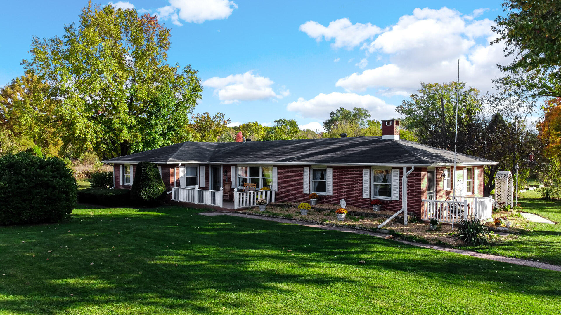 660 N 700 W — photo