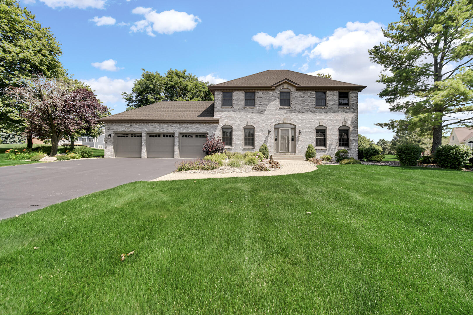 839 Hunter Drive — photo