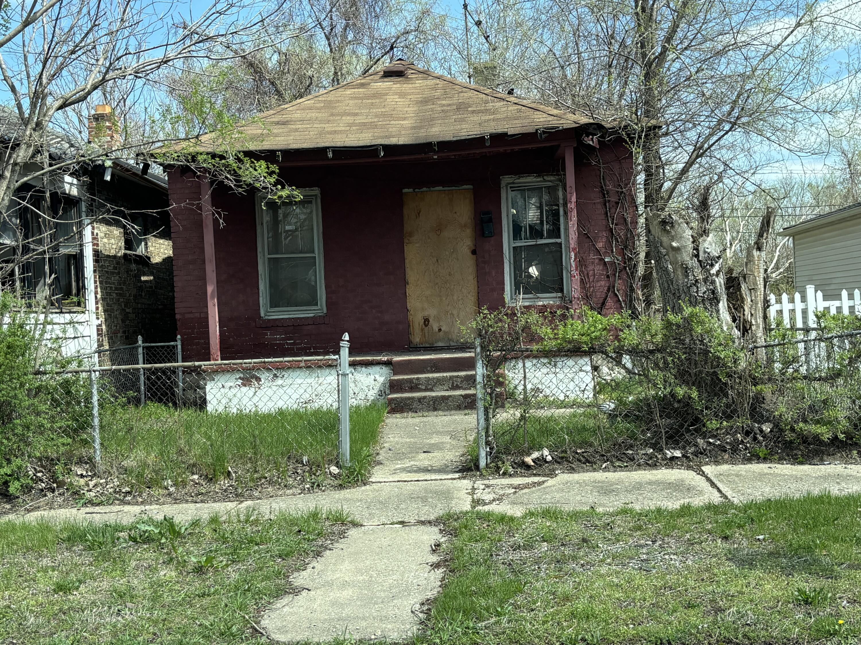2461 Delaware Street — photo
