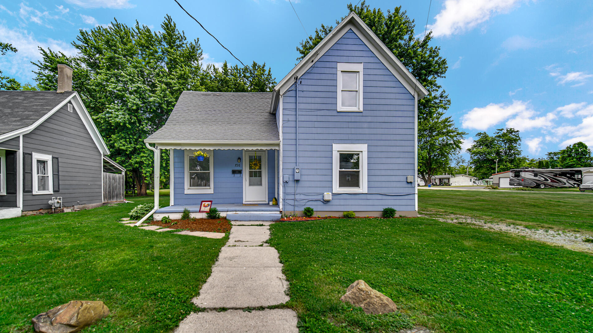 726 E Angelica Street — photo