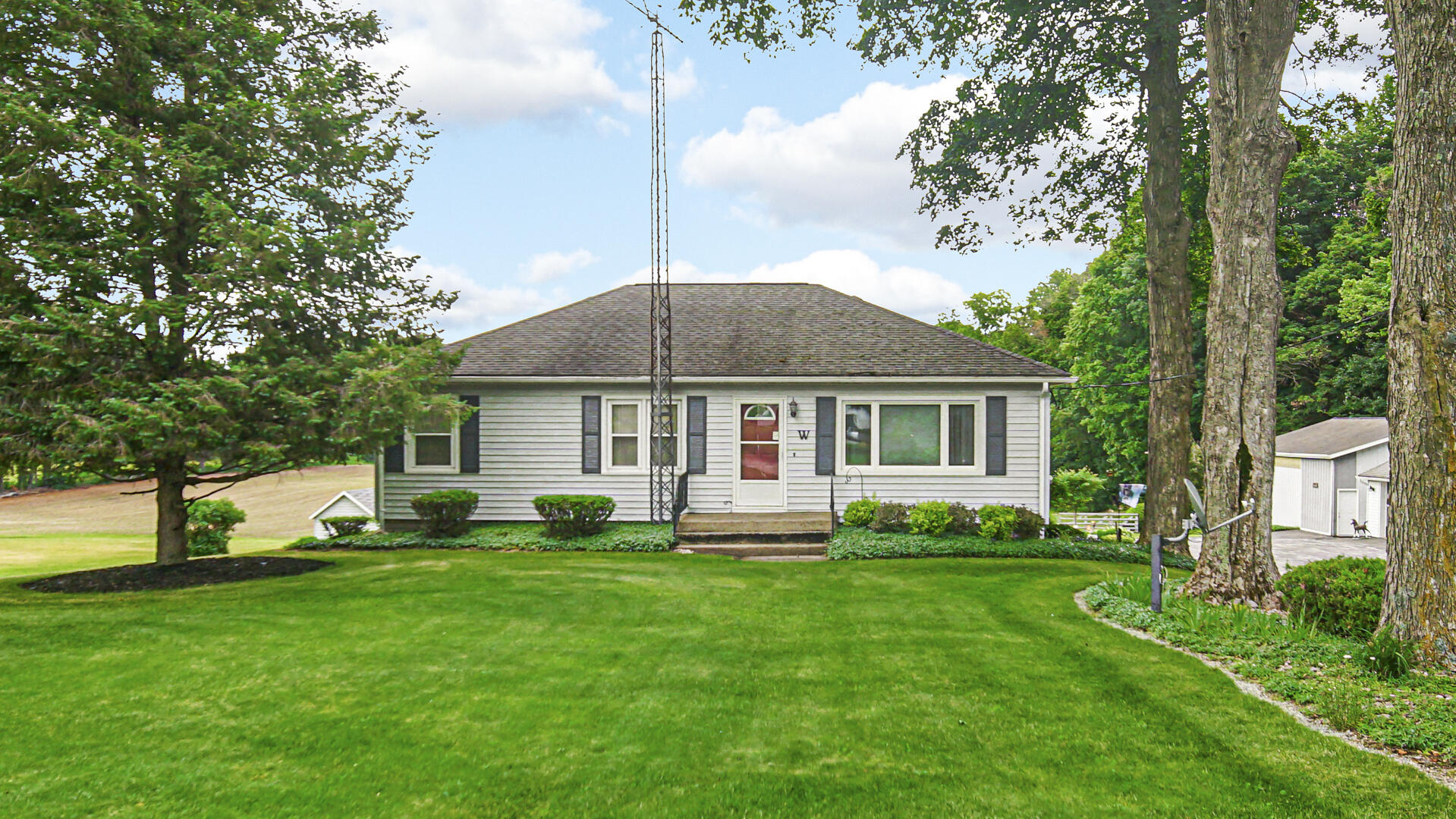 5567 N 350 E — photo