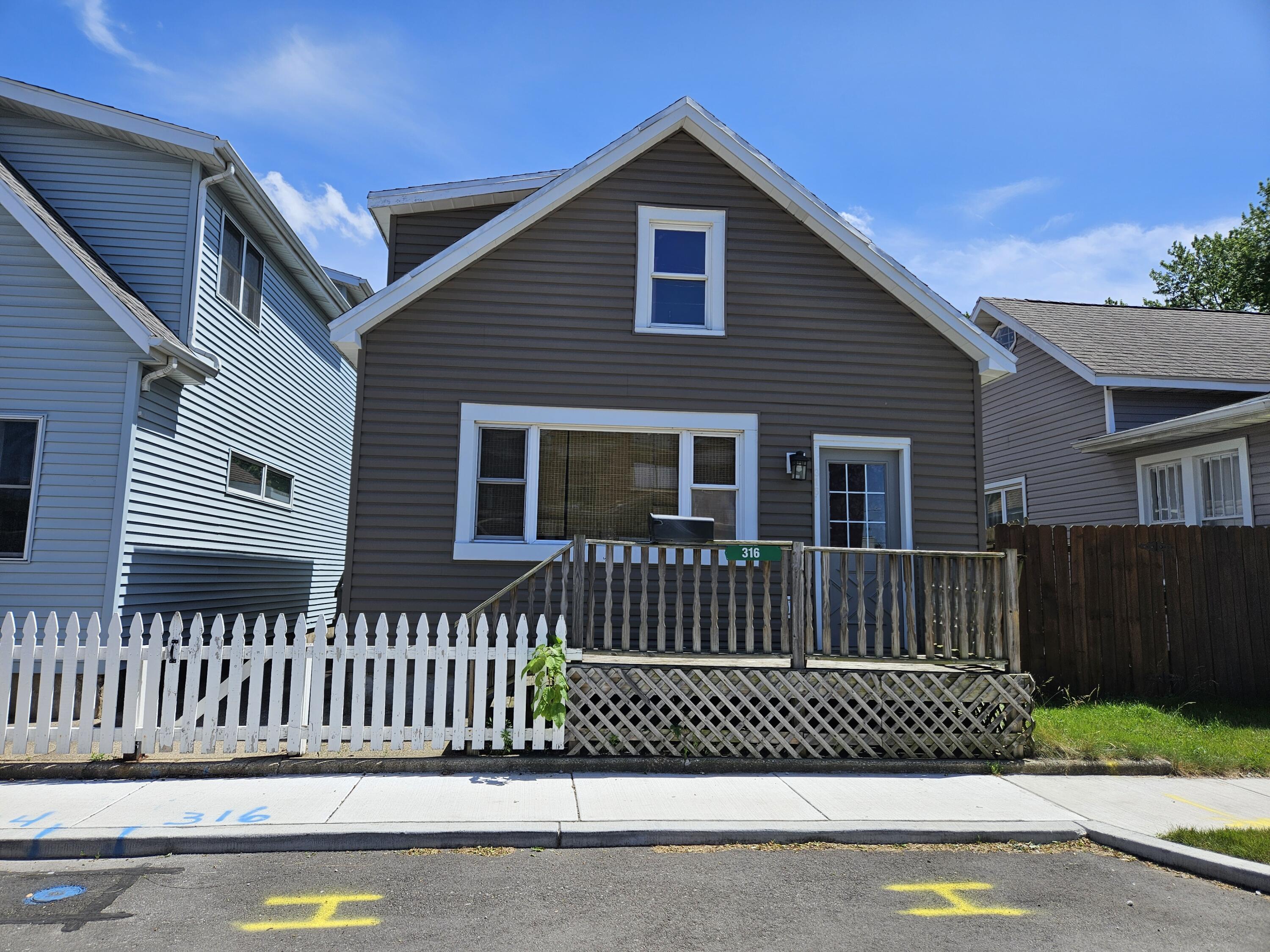 316 W 11th Street — photo
