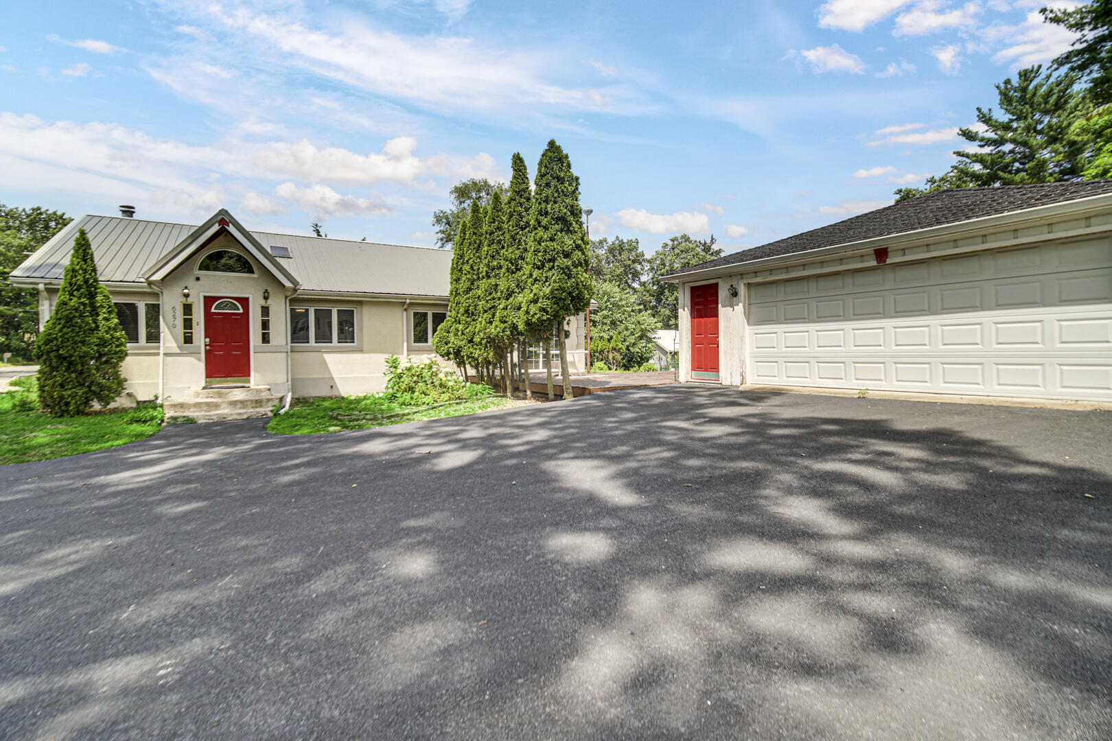 6270 E Donald Road — photo