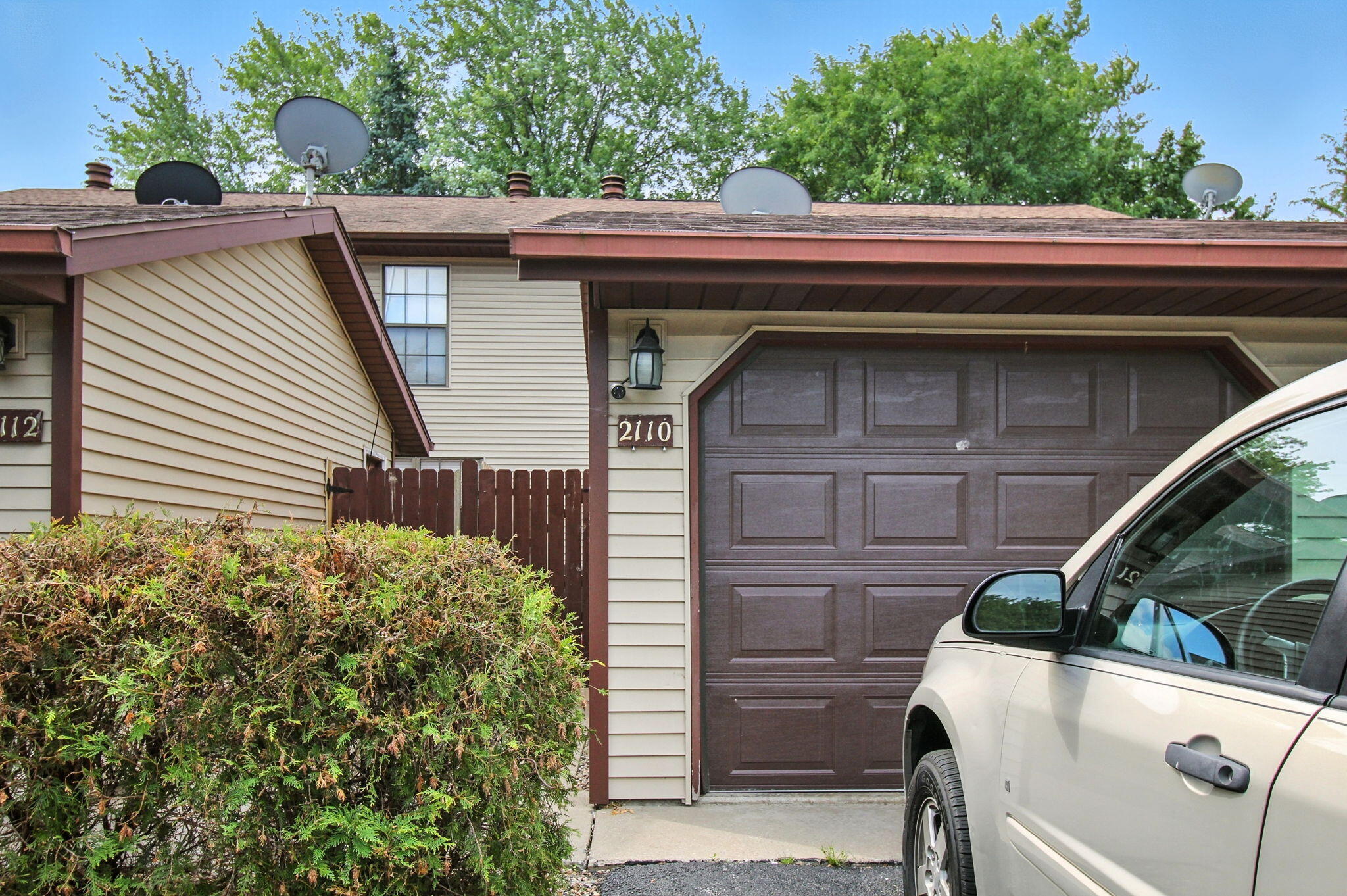 2110 Yorktowne Drive — photo