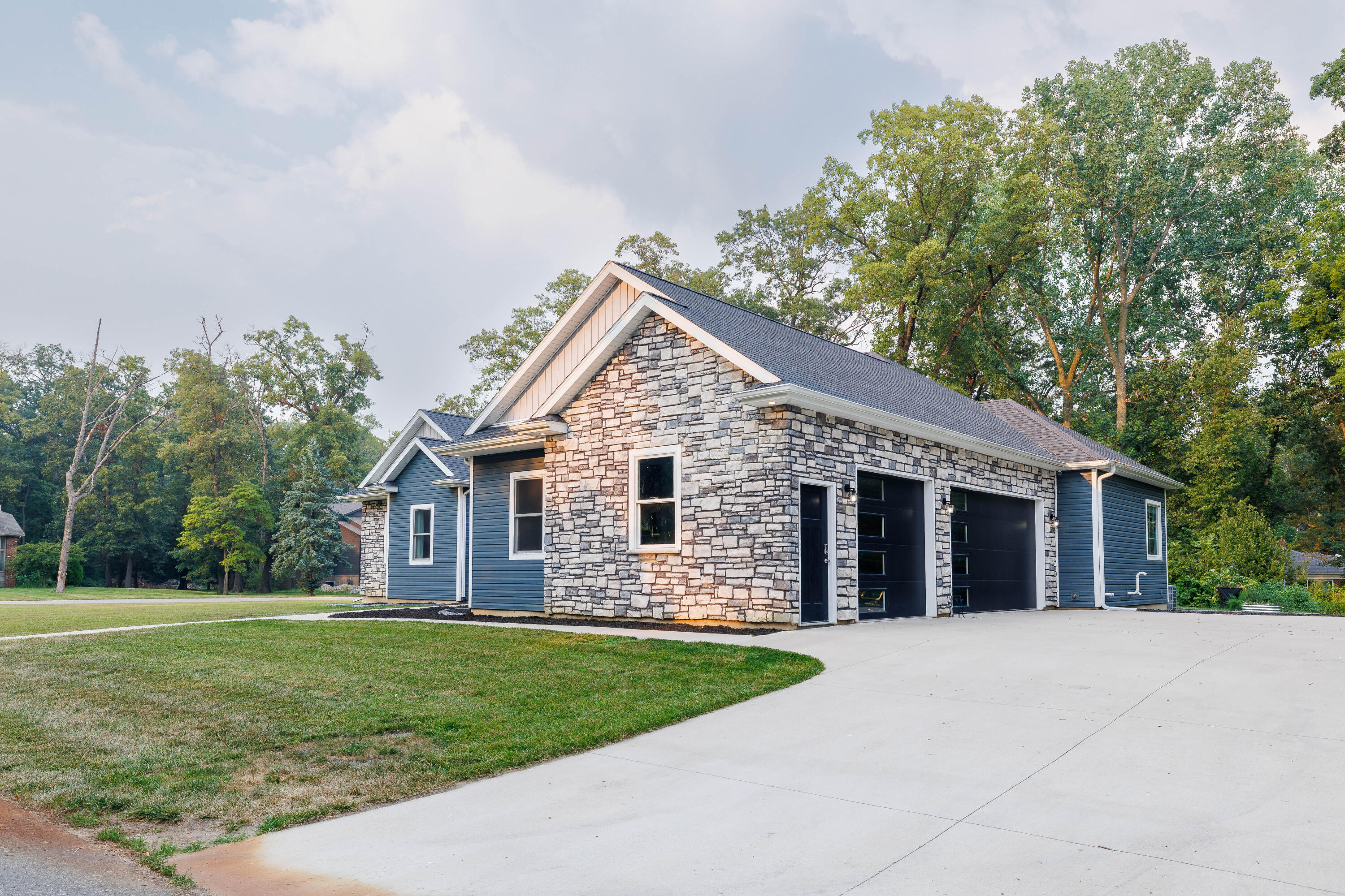 5811 W Fairway Drive — photo