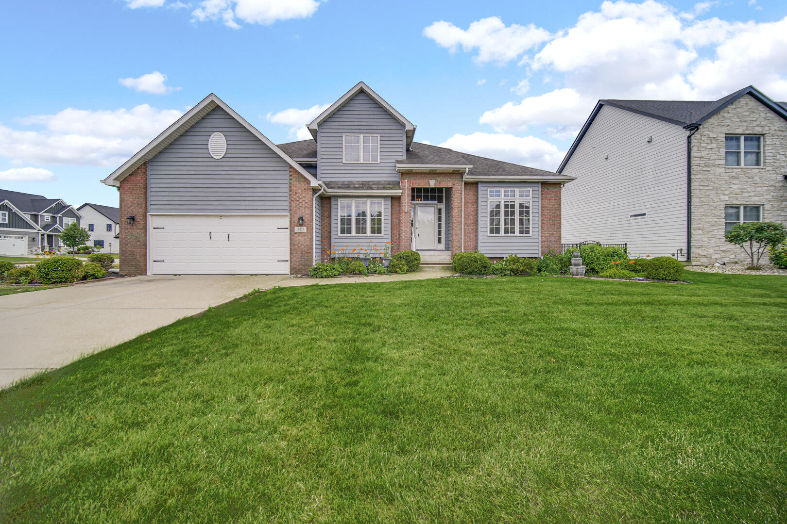 310 Cornwall Circle, Munster, IN 46321