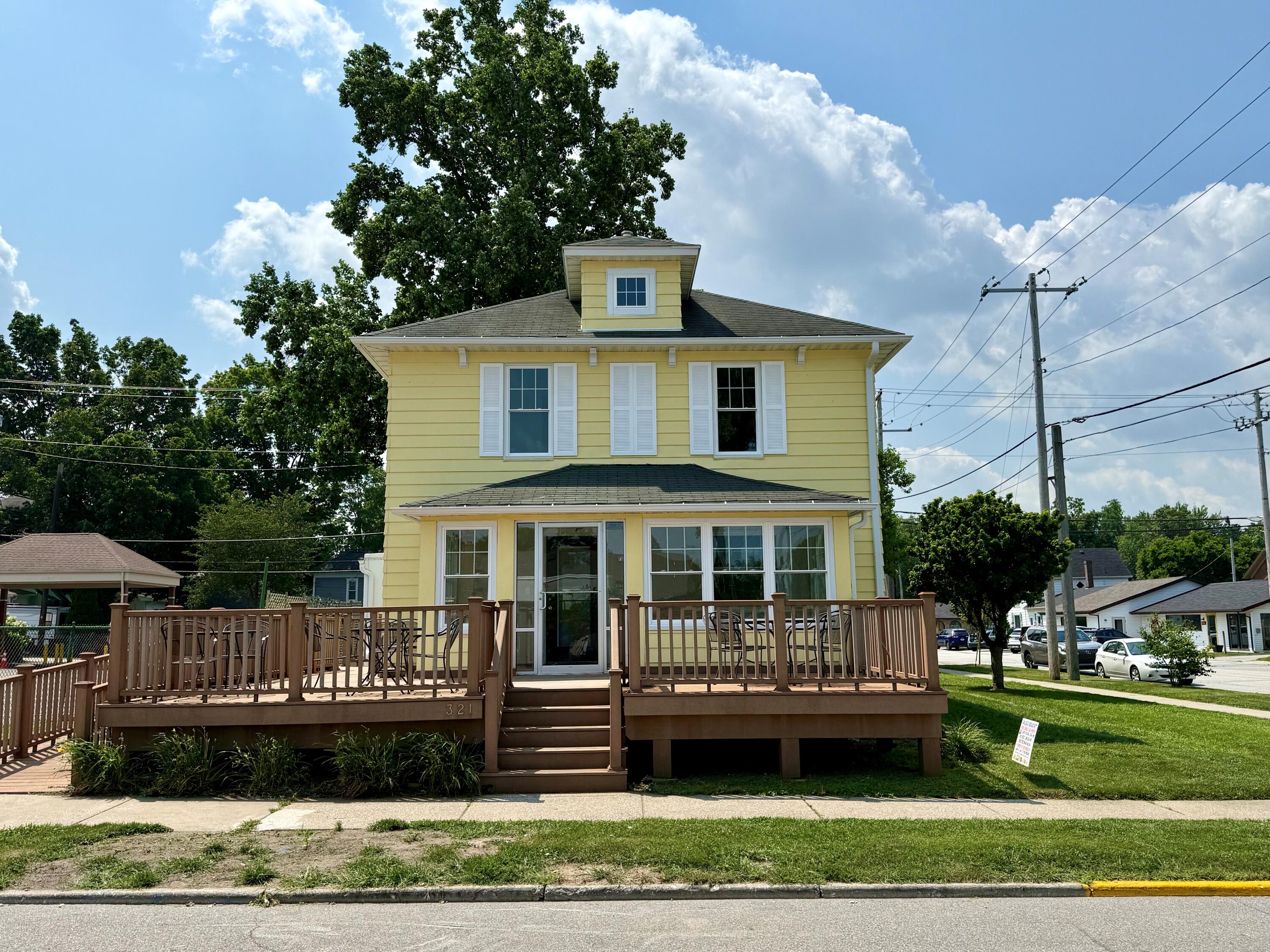 321 Broadway Avenue — photo