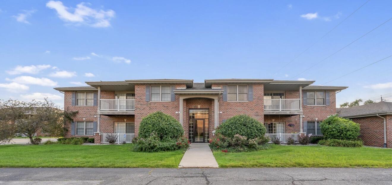 635 Cambridge Court 2B — photo