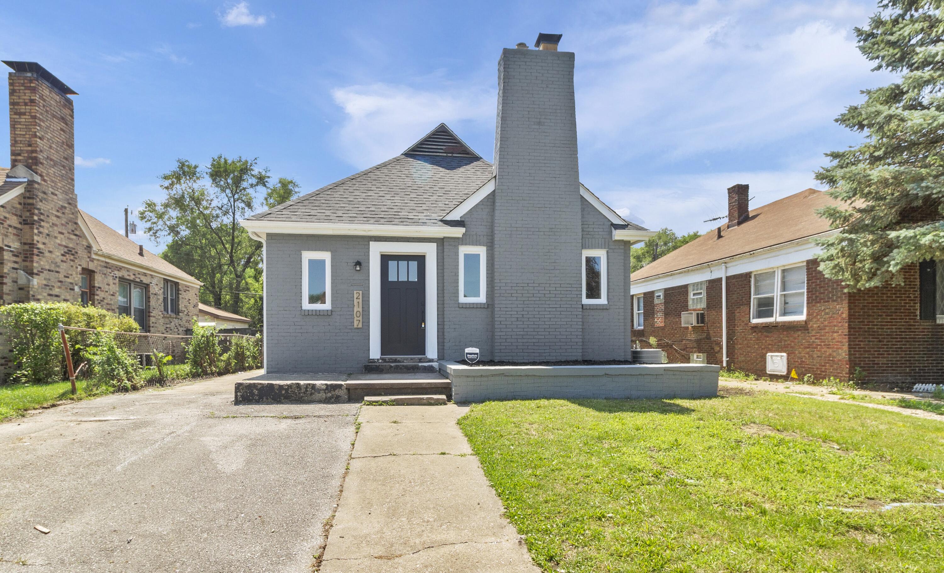 2107 W 8th Avenue — photo
