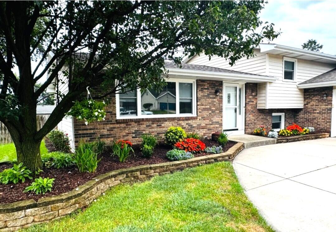 954 Chippewa Drive — photo