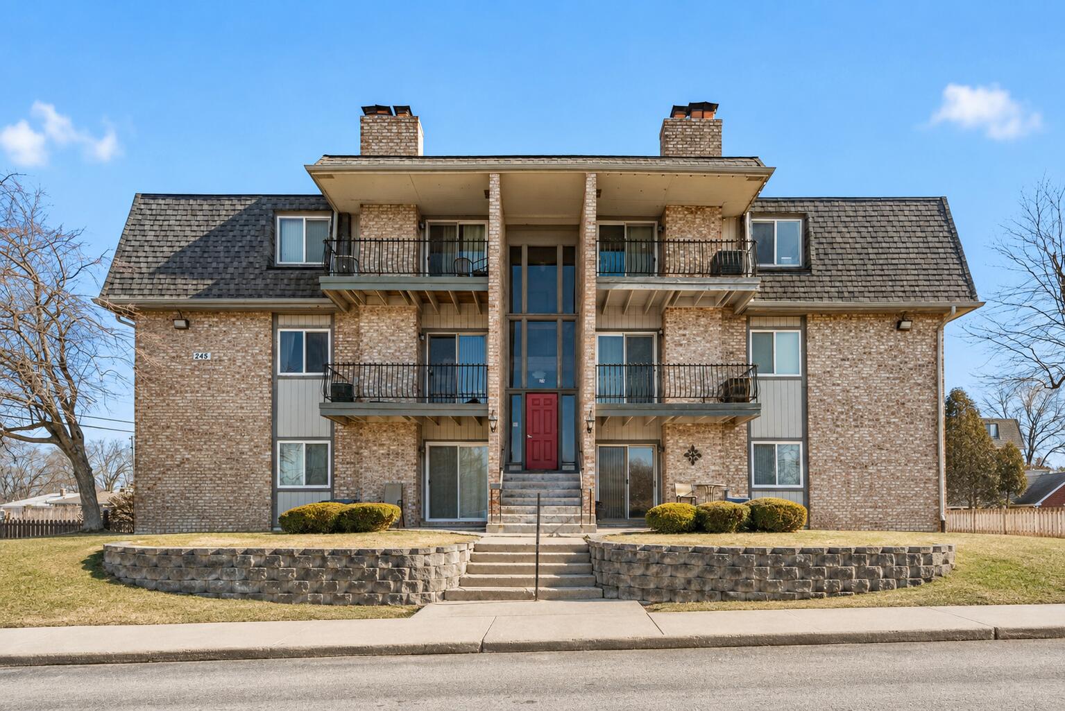 245 W Joliet Street 103 — photo