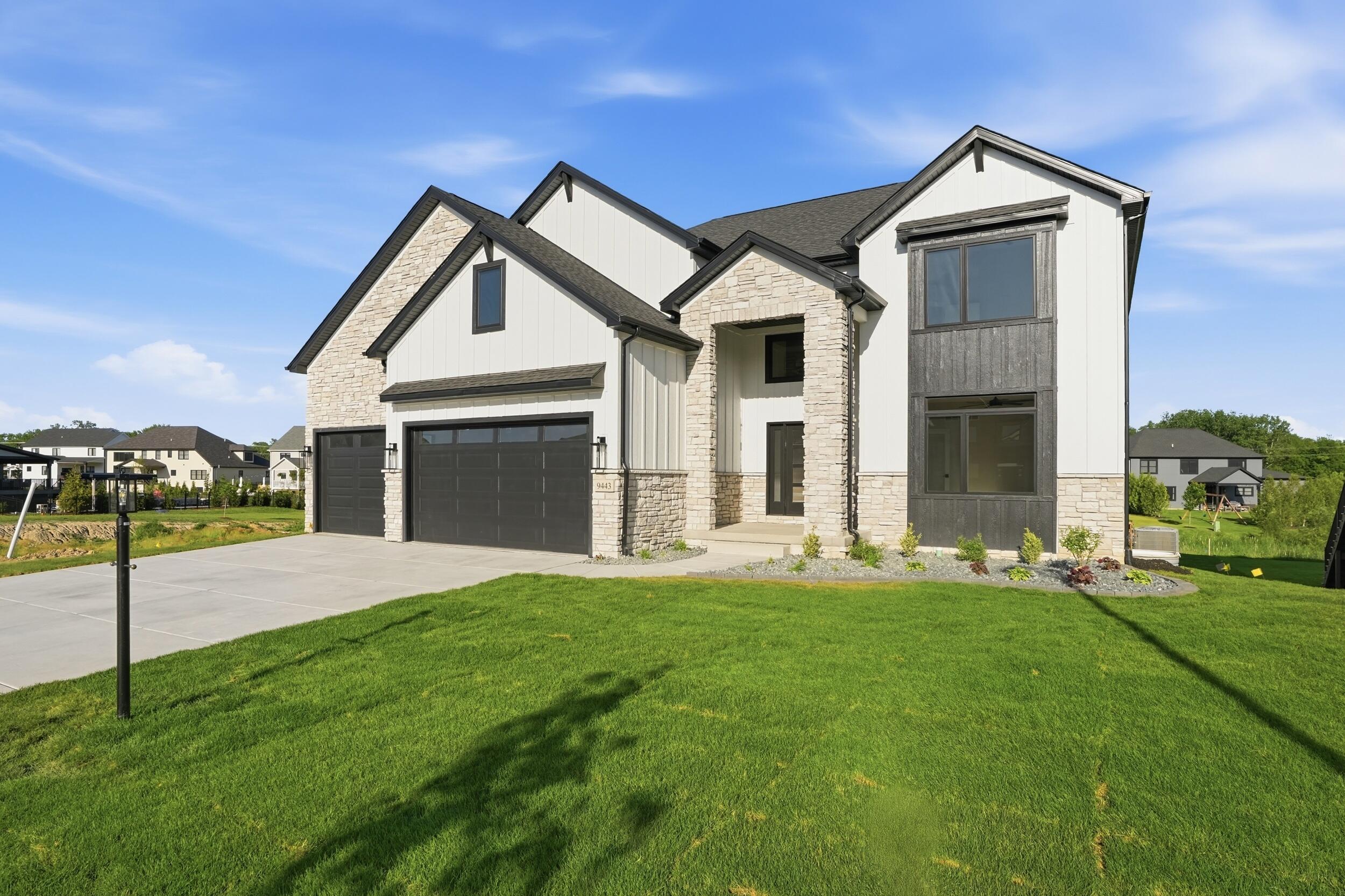 9443 Tall Grass Trail — photo