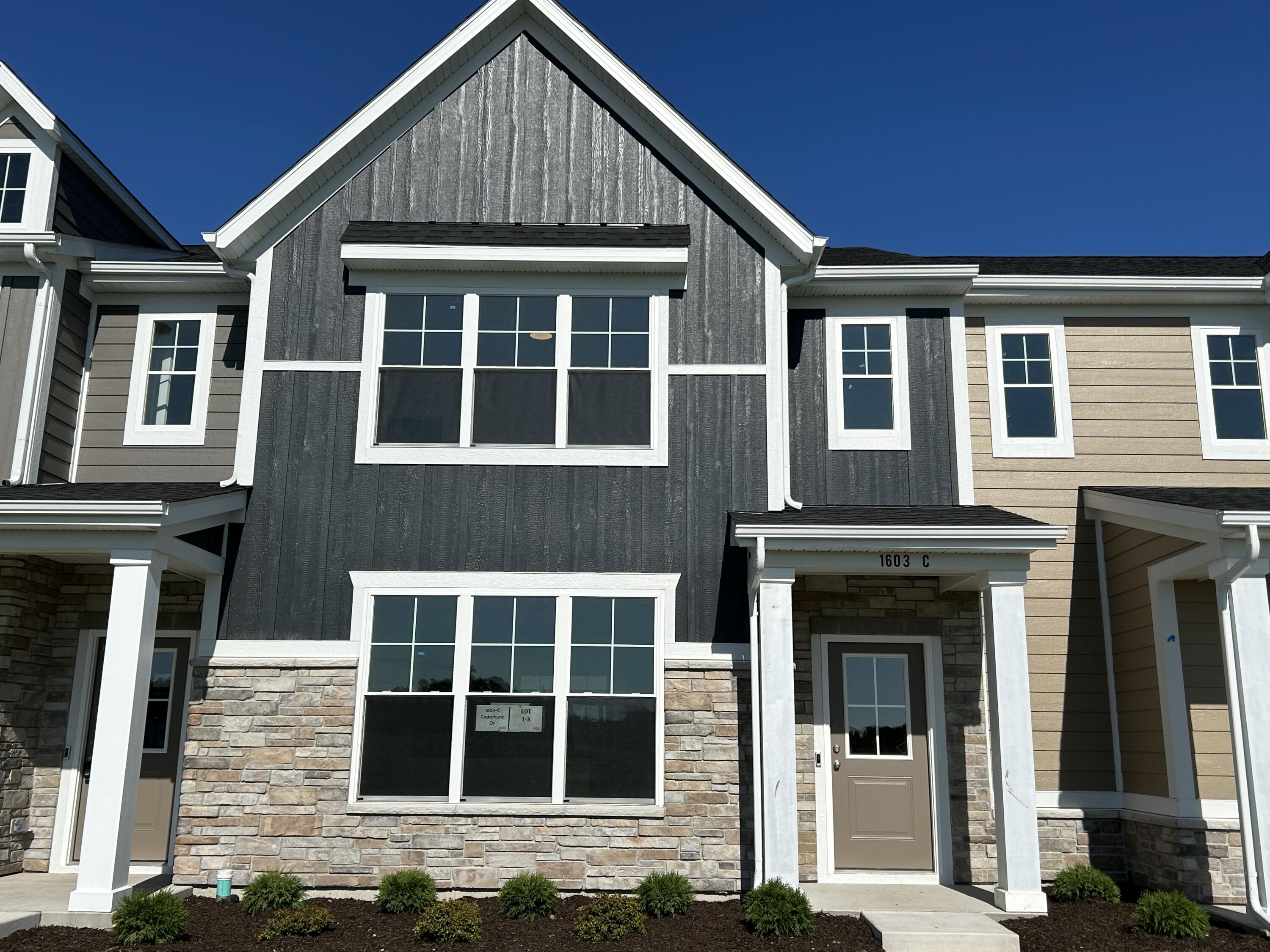 1603 Parkside Lane C — photo