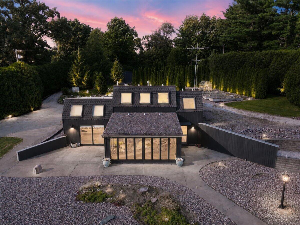 10 Vine Drive — photo
