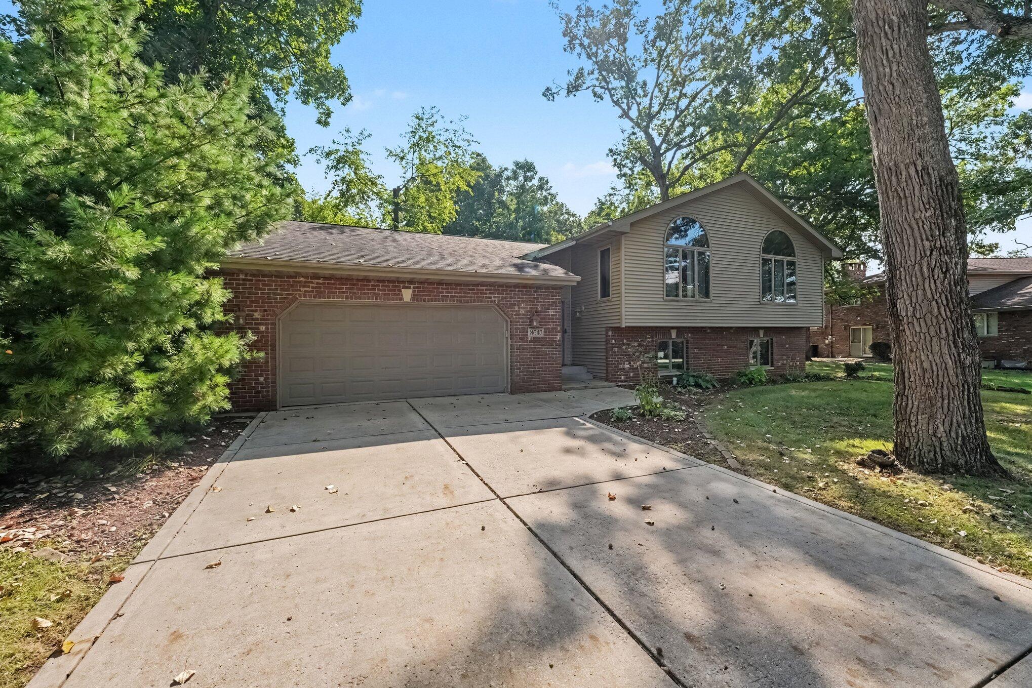 8647 Magnolia Street — photo