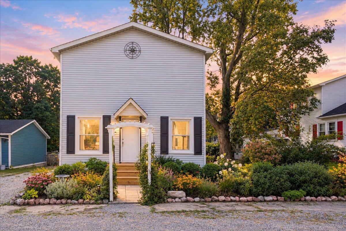 208 W Alyea Street — photo