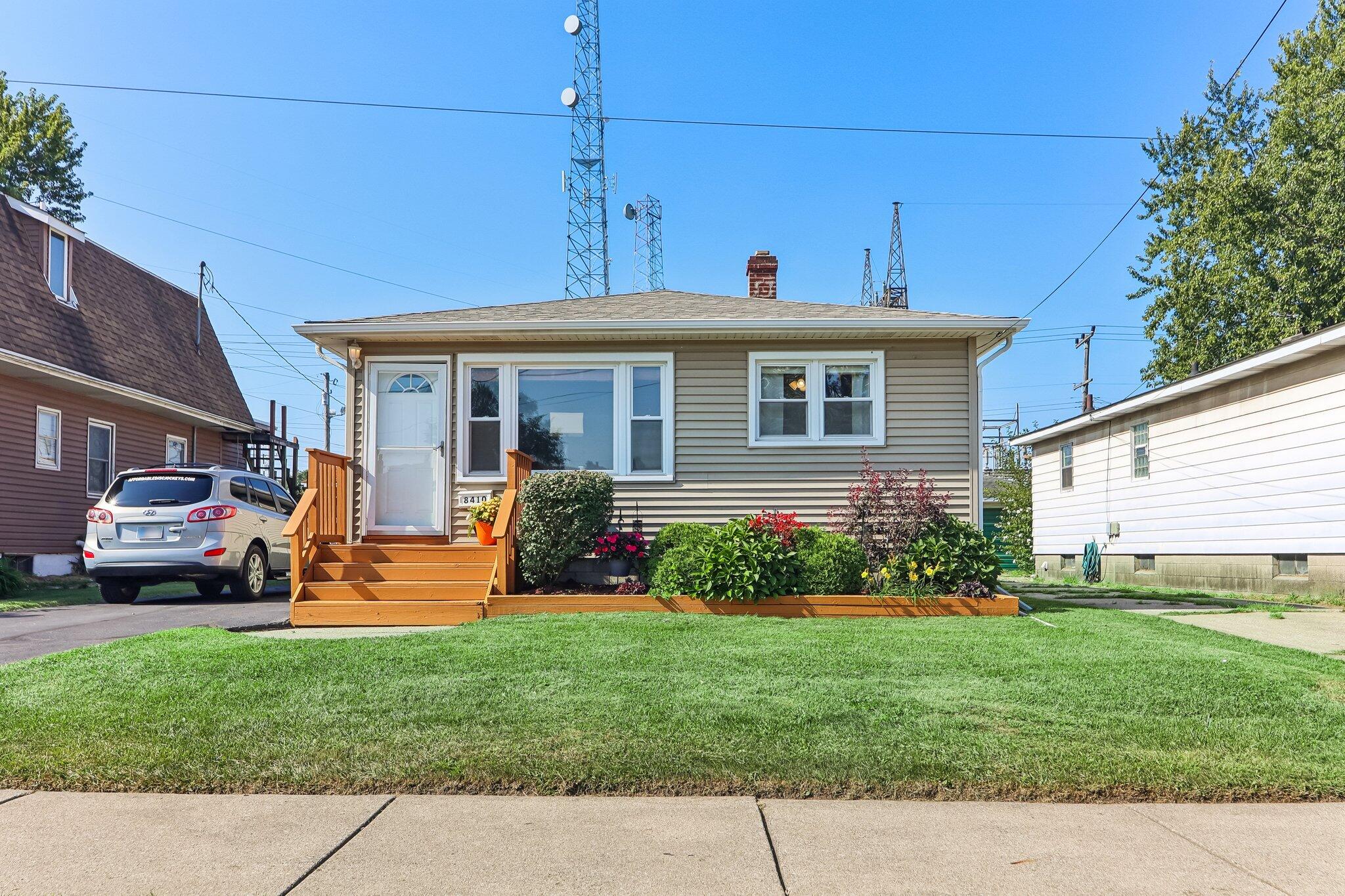 8410 Gordon Drive — photo