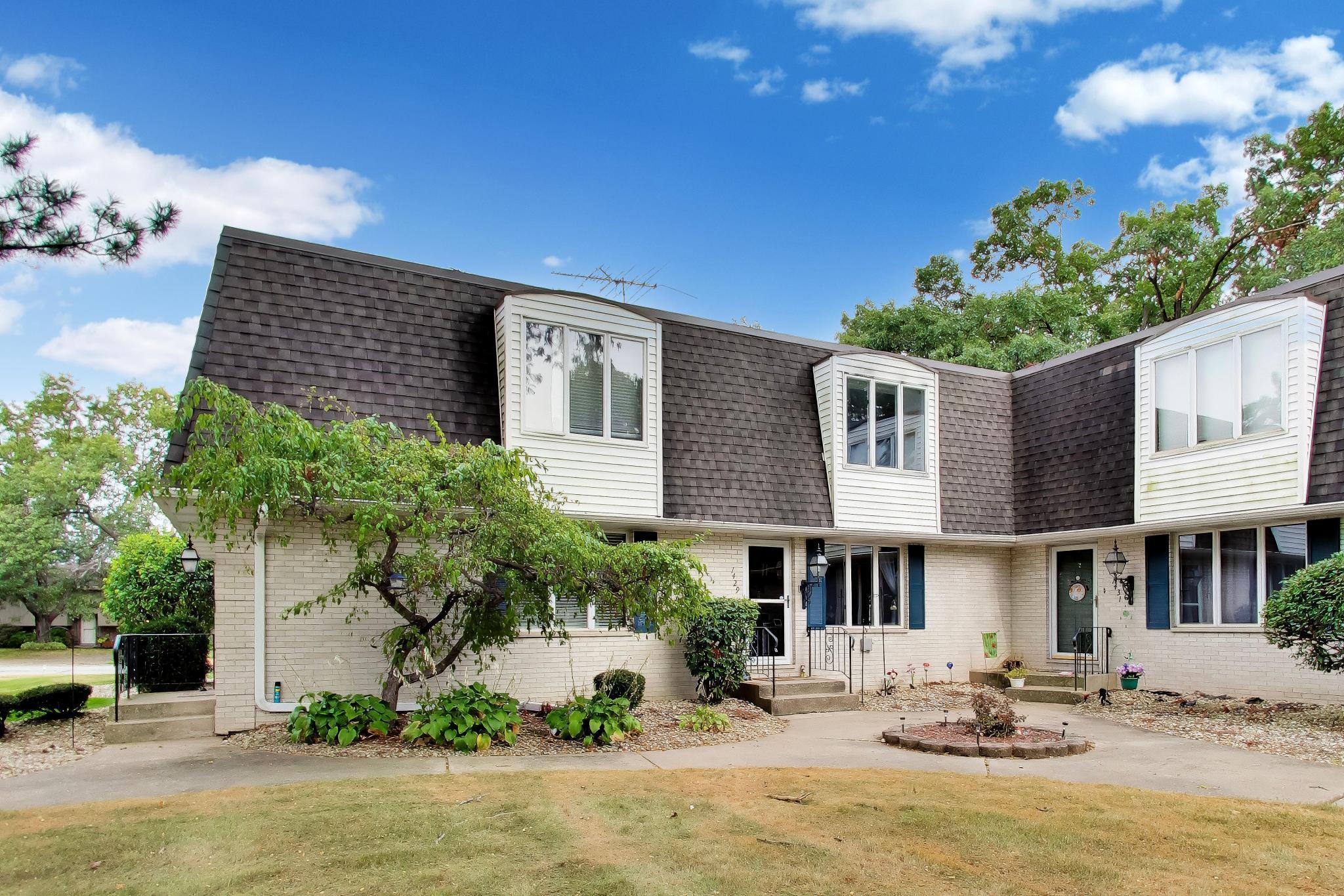 1429 Elm Court — photo