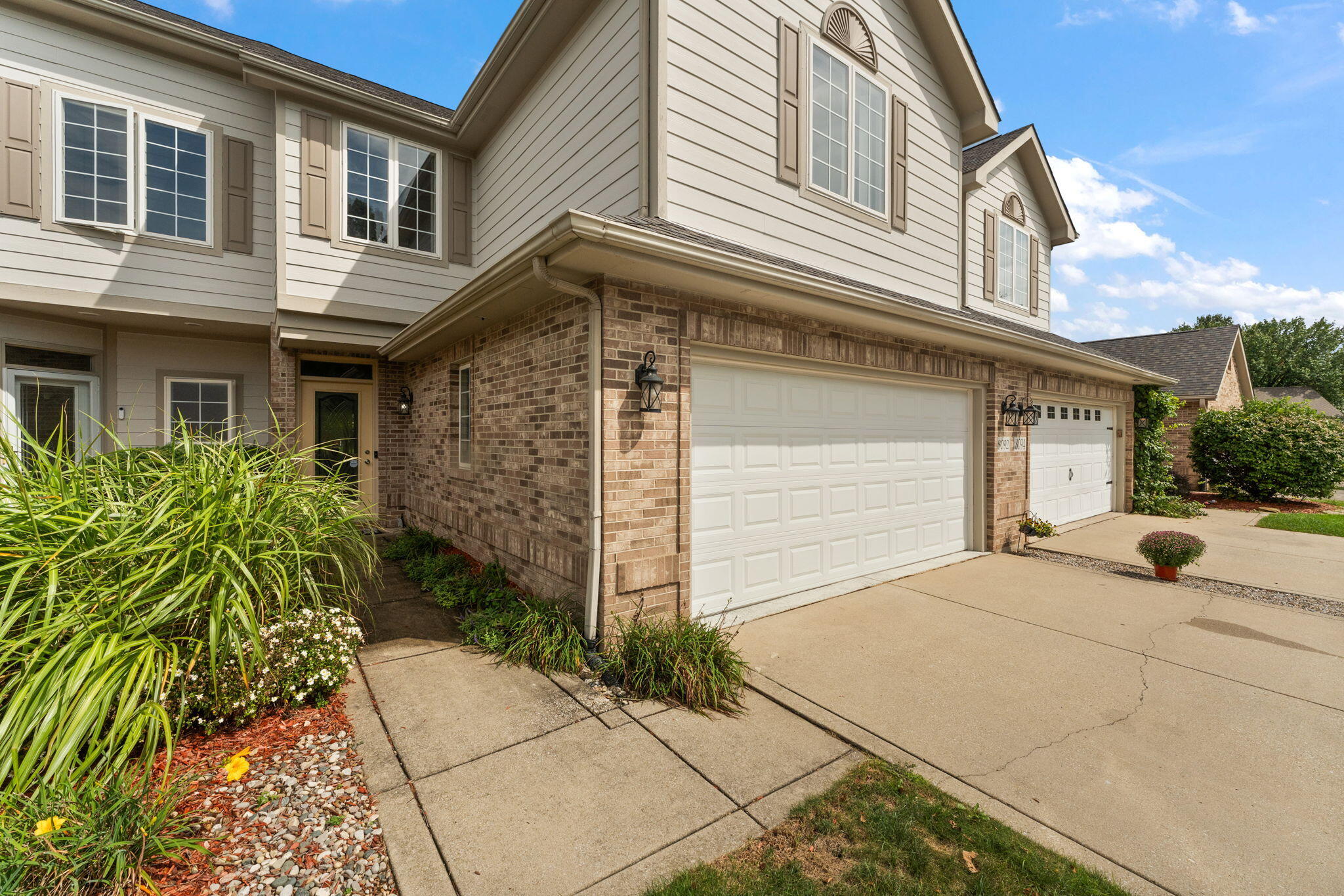 8092 Tuckaway Court — photo