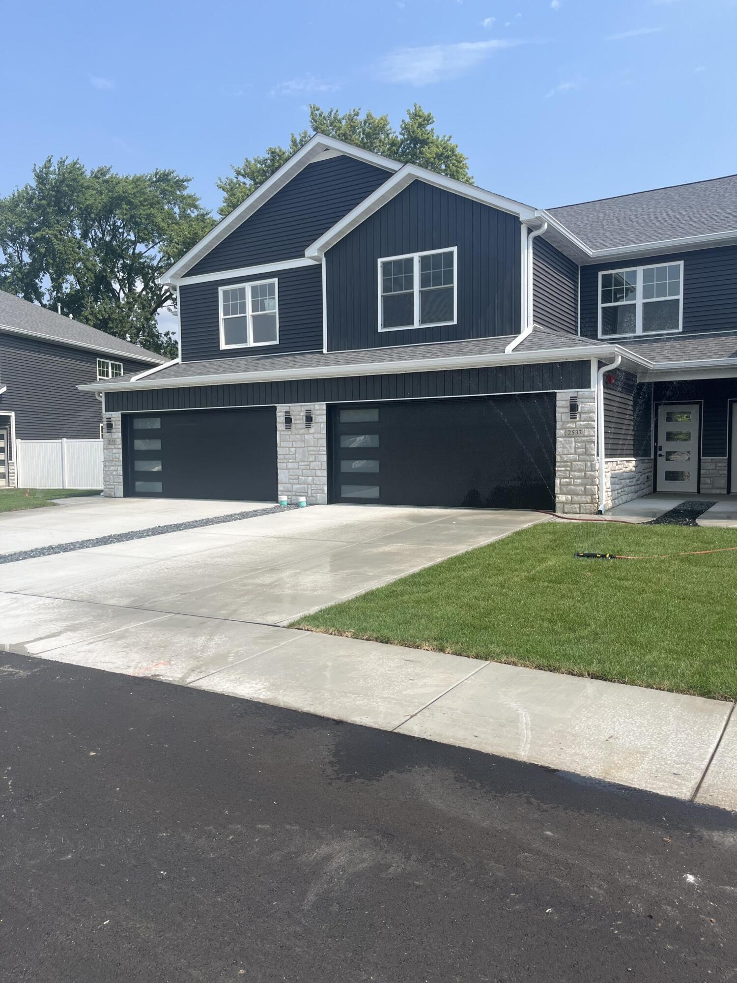 2539 Longwood Drive — photo