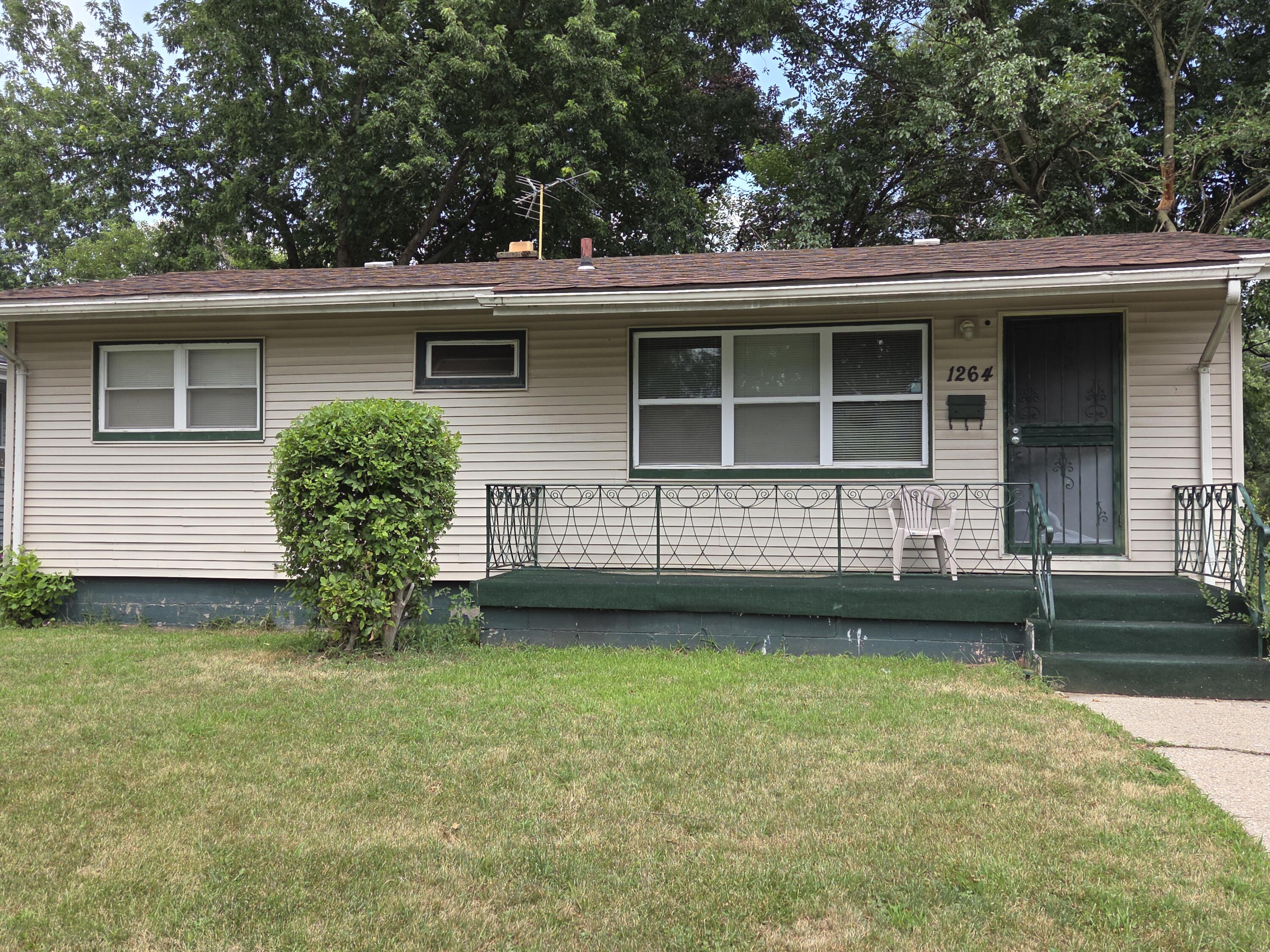 1264 E 36th Place — photo