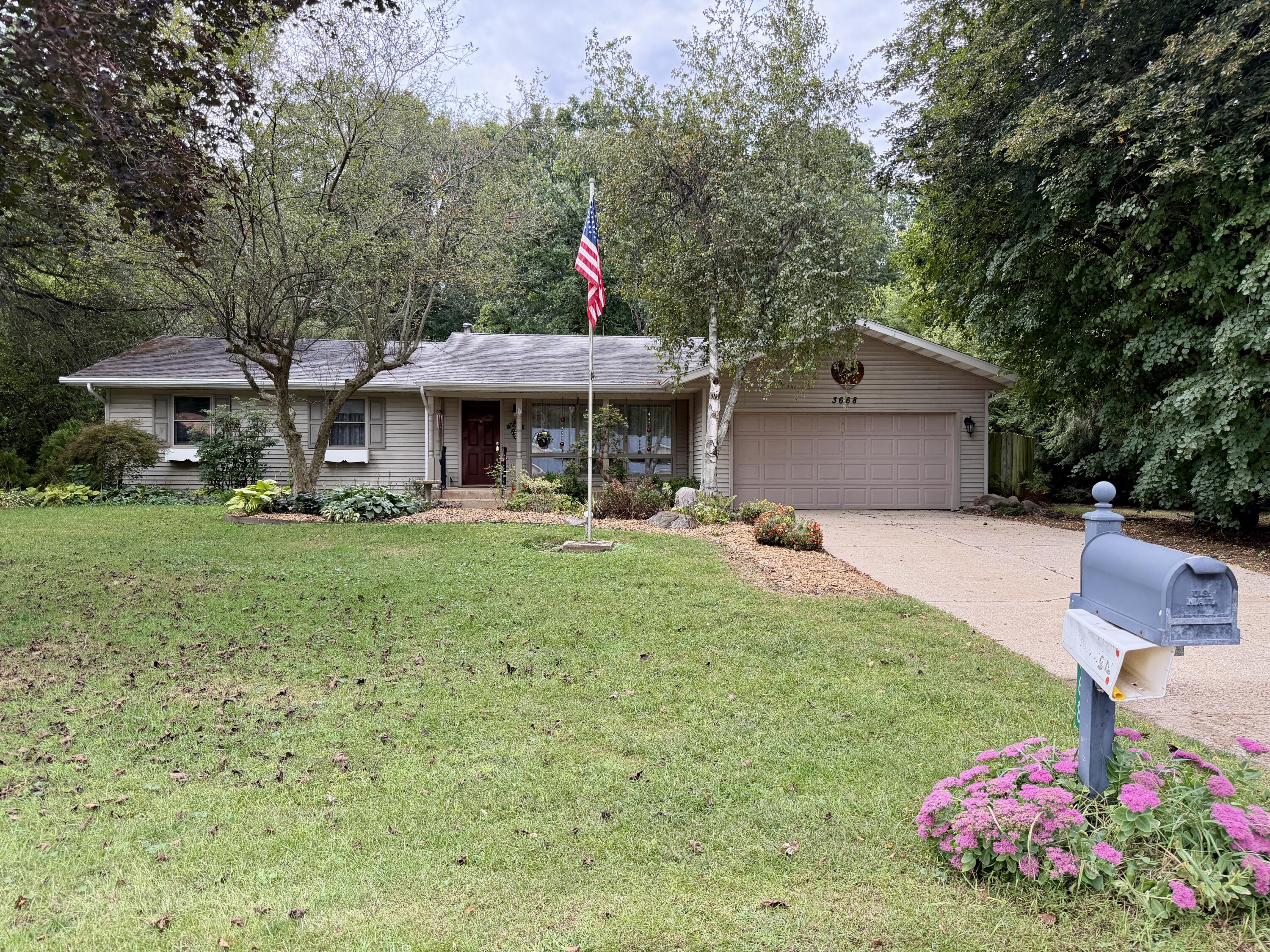 3668 S Wayne Drive — photo