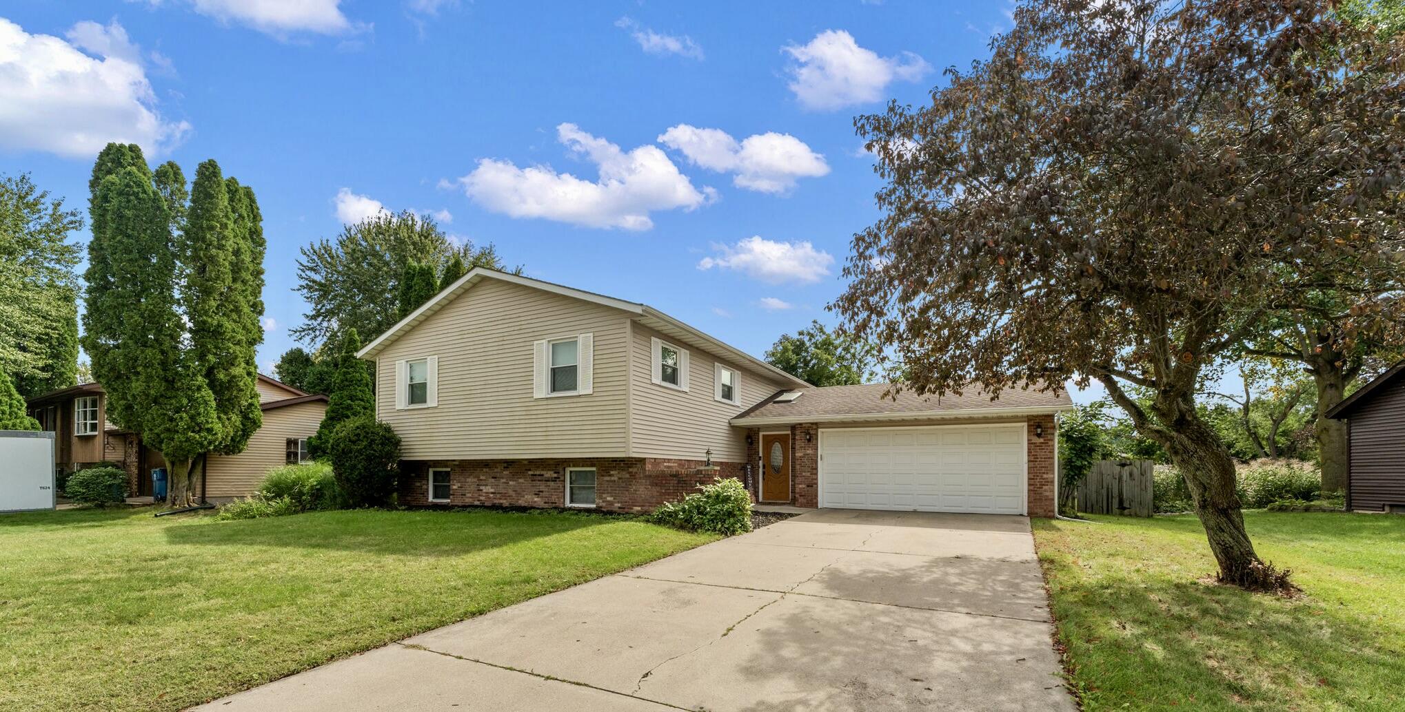 301 Primrose Circle — photo