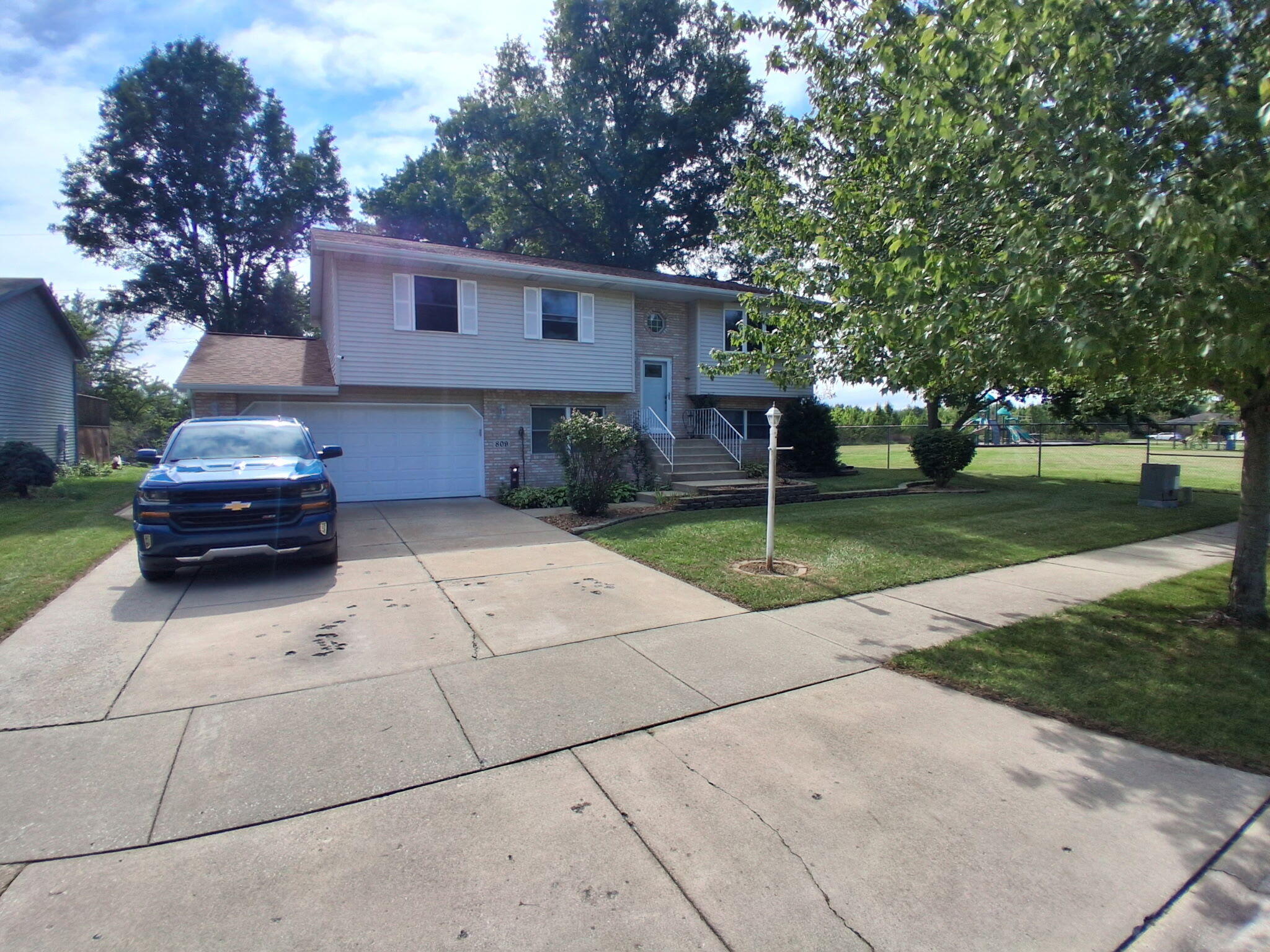 809 Capitol Drive — photo