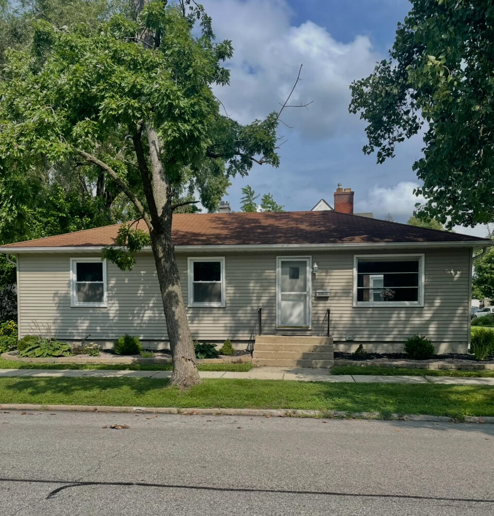 7519 Maplewood Avenue — photo