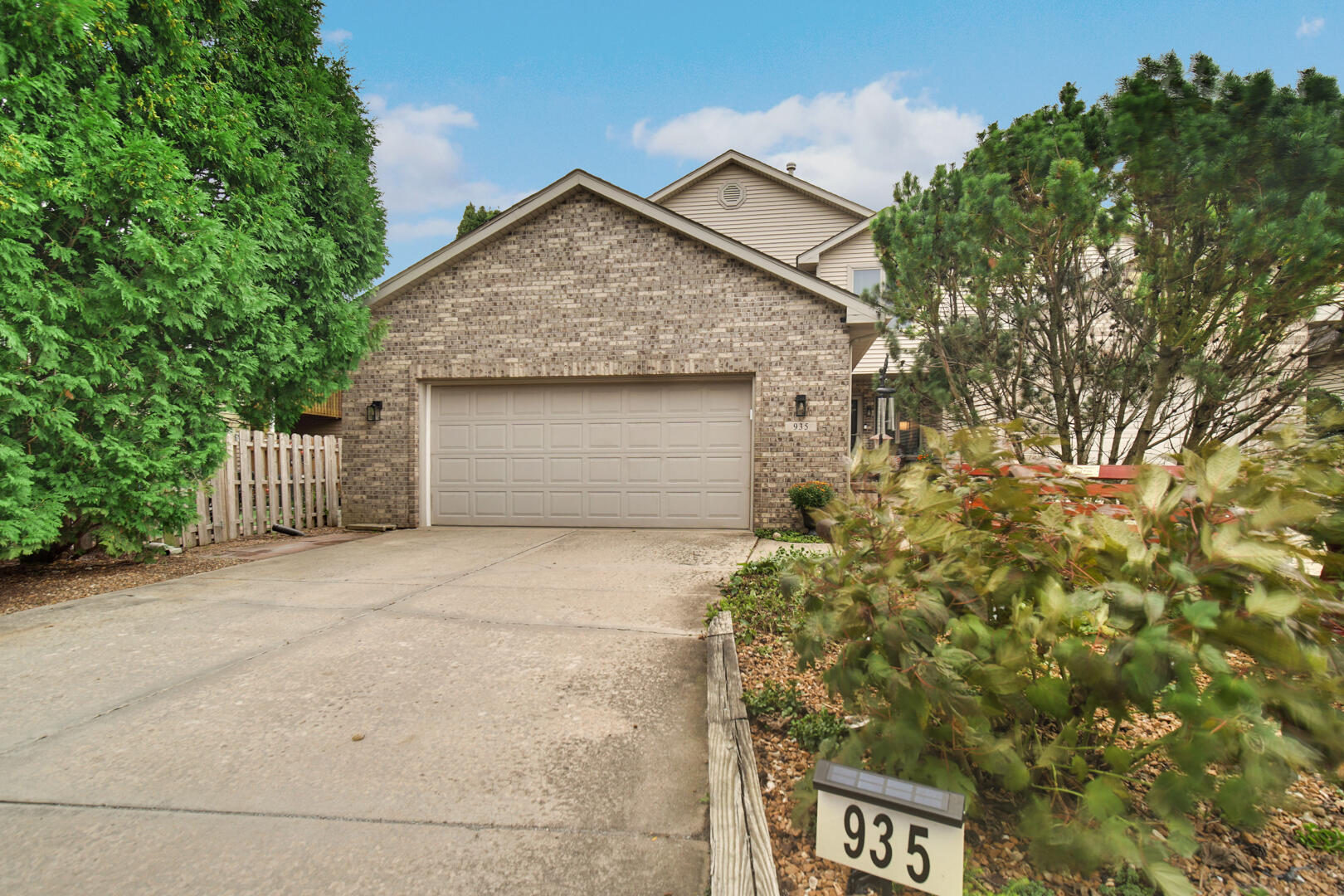 935 High Meadow Drive — photo