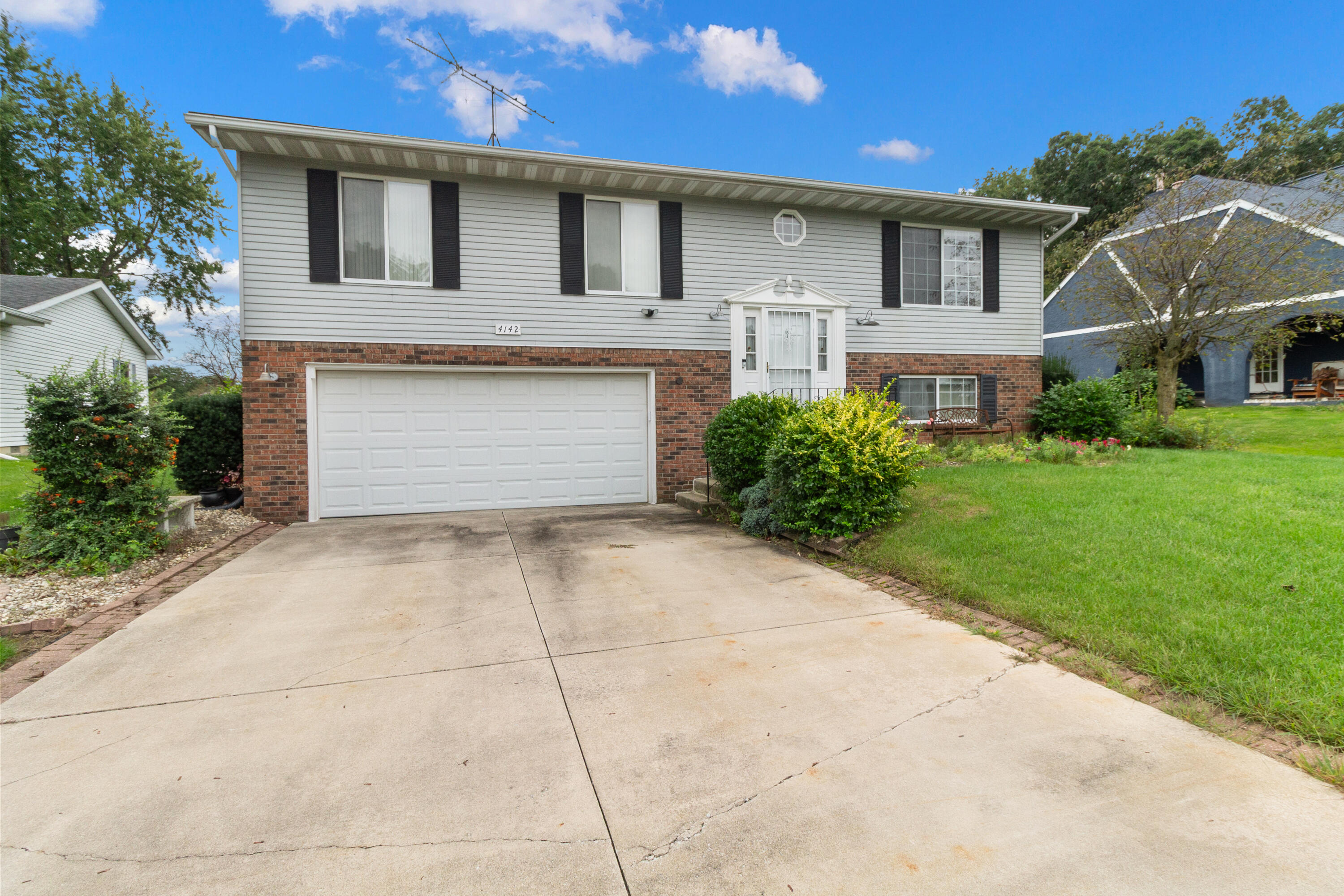 4142 Augusta Drive — photo