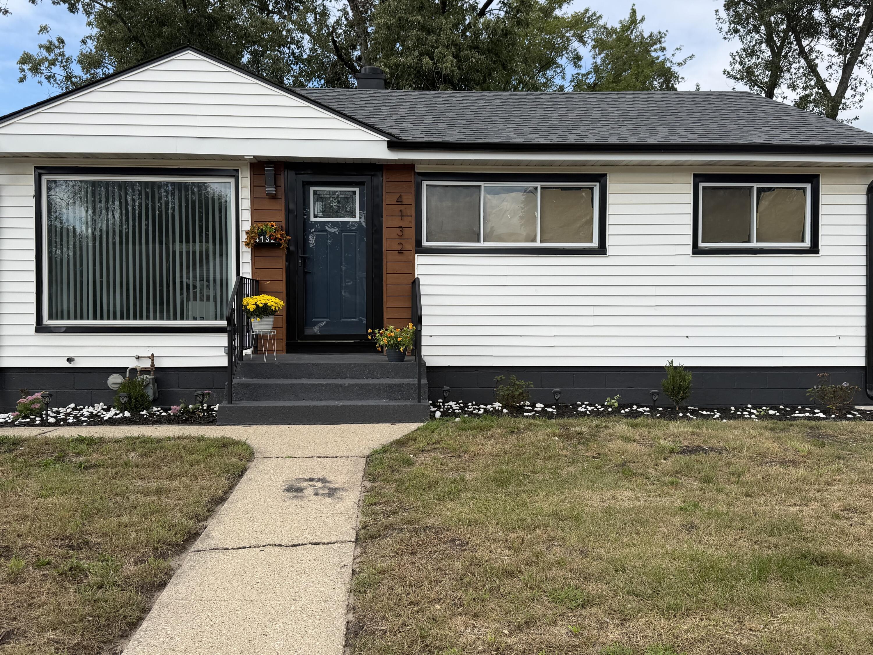 4132 E 11th Place — photo