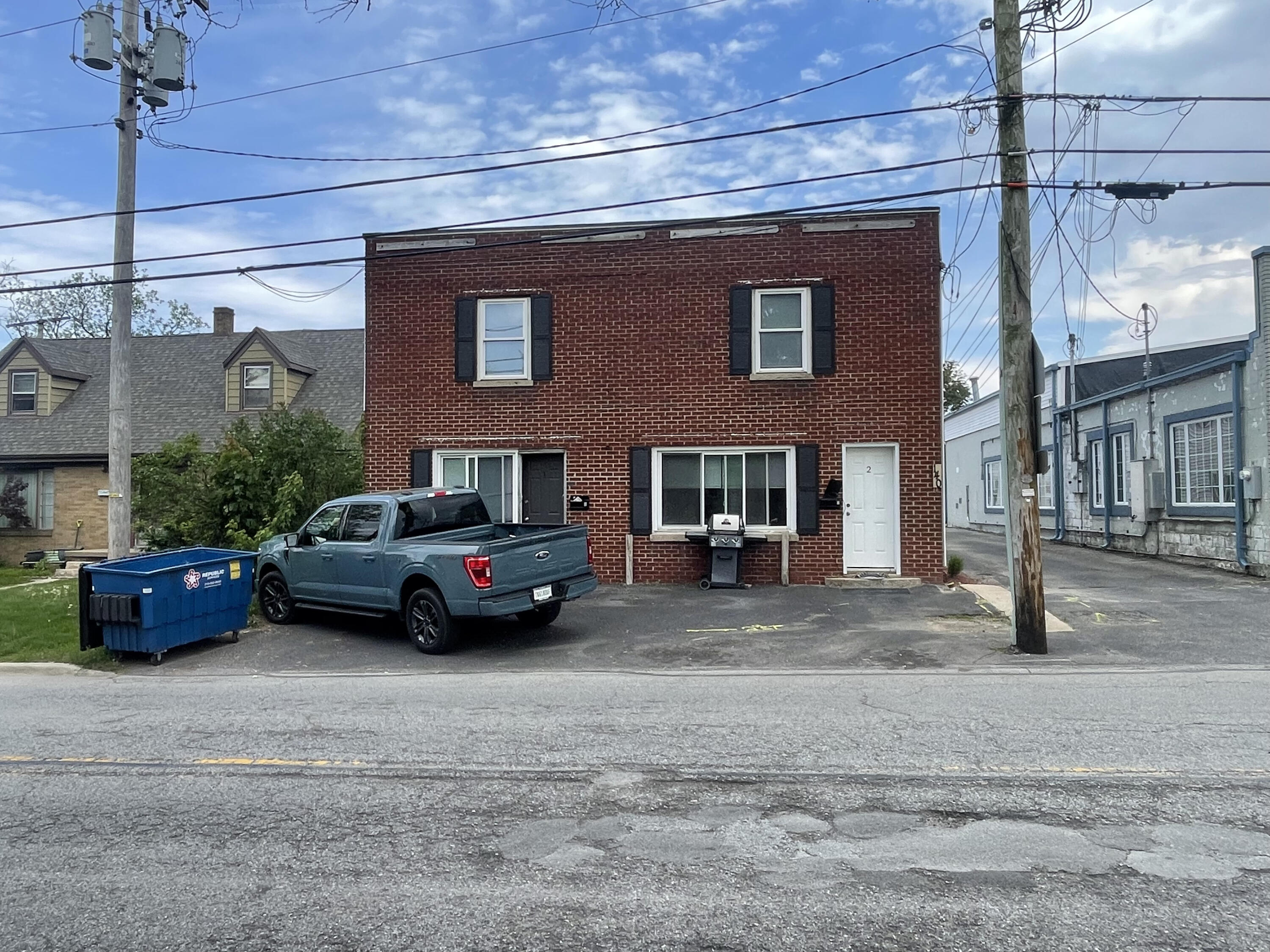 140 N West Street — photo