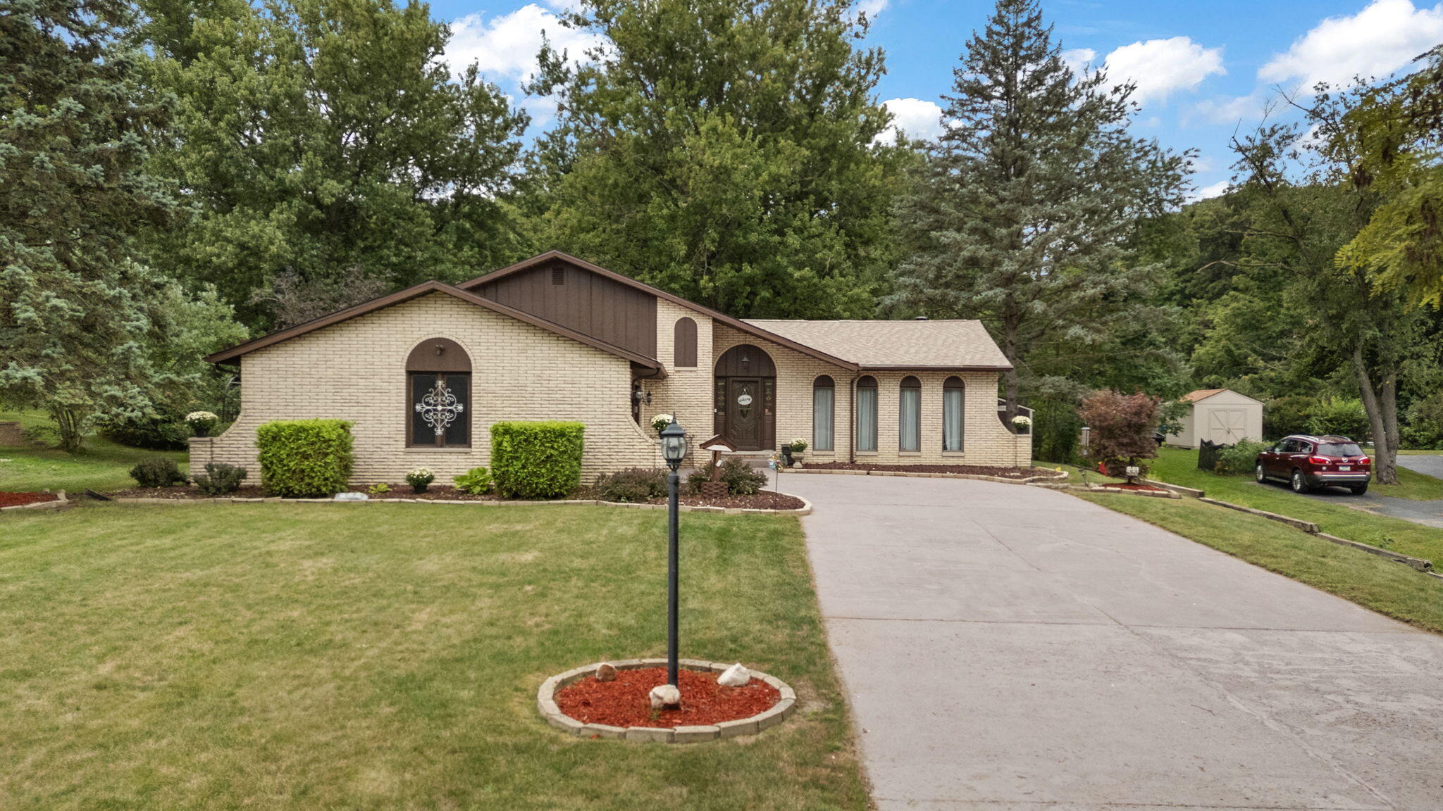 Home in Valparaiso, IN 46385 — photo 3