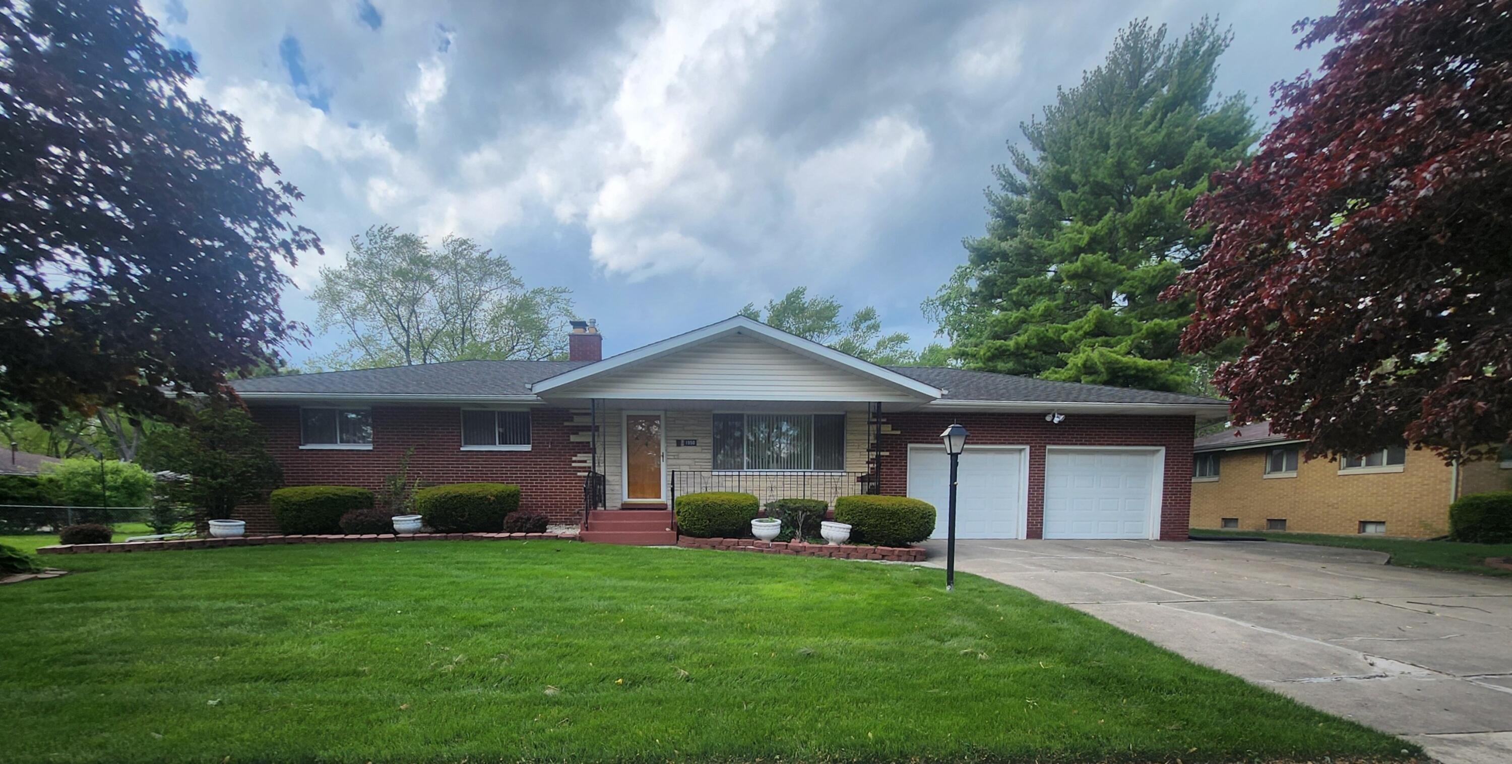 1950 W 60th Place — photo
