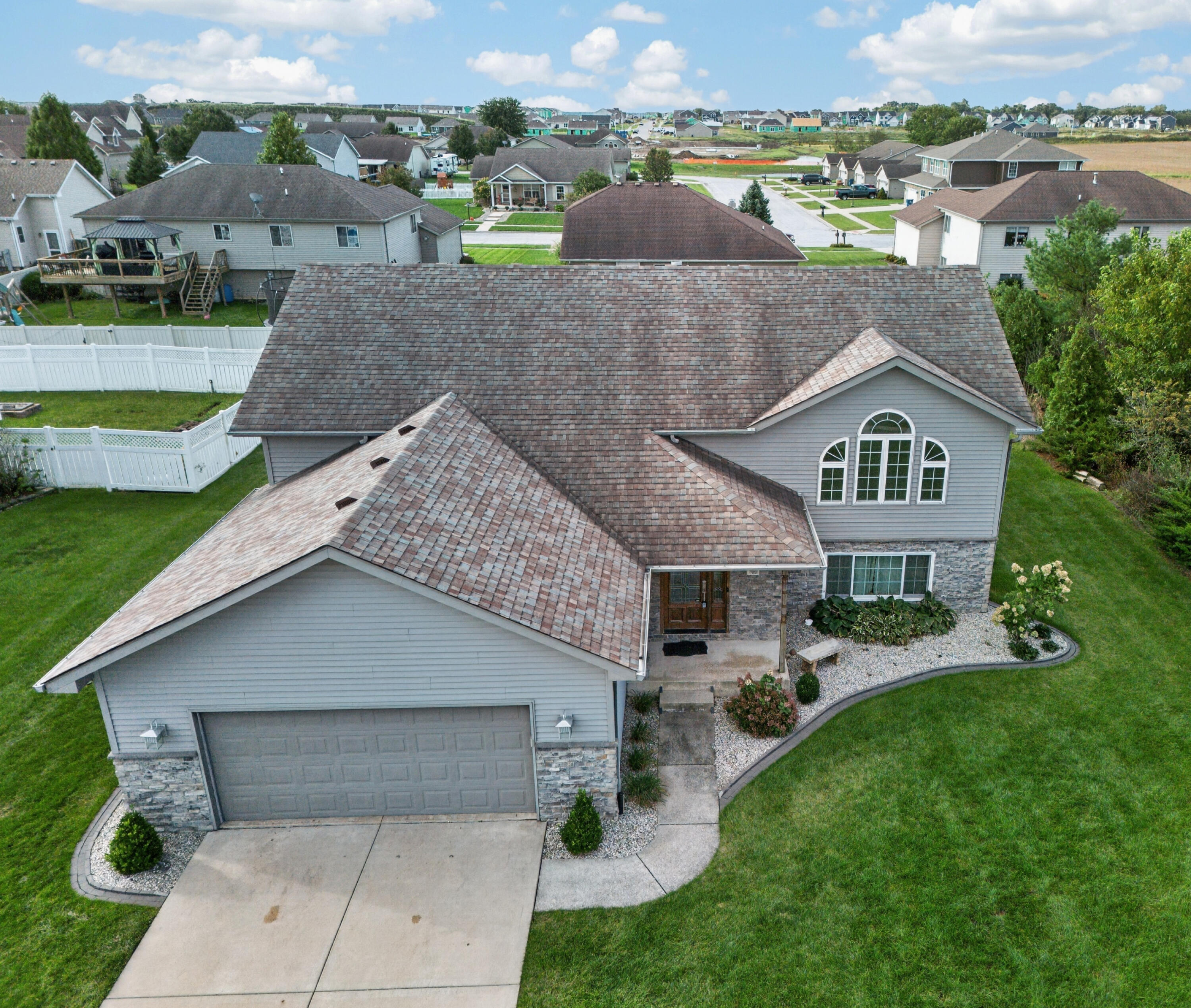 795 Surrey Drive — photo