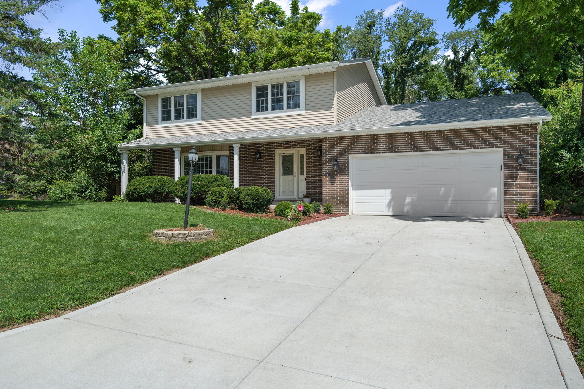 423 Shorewood Court — photo