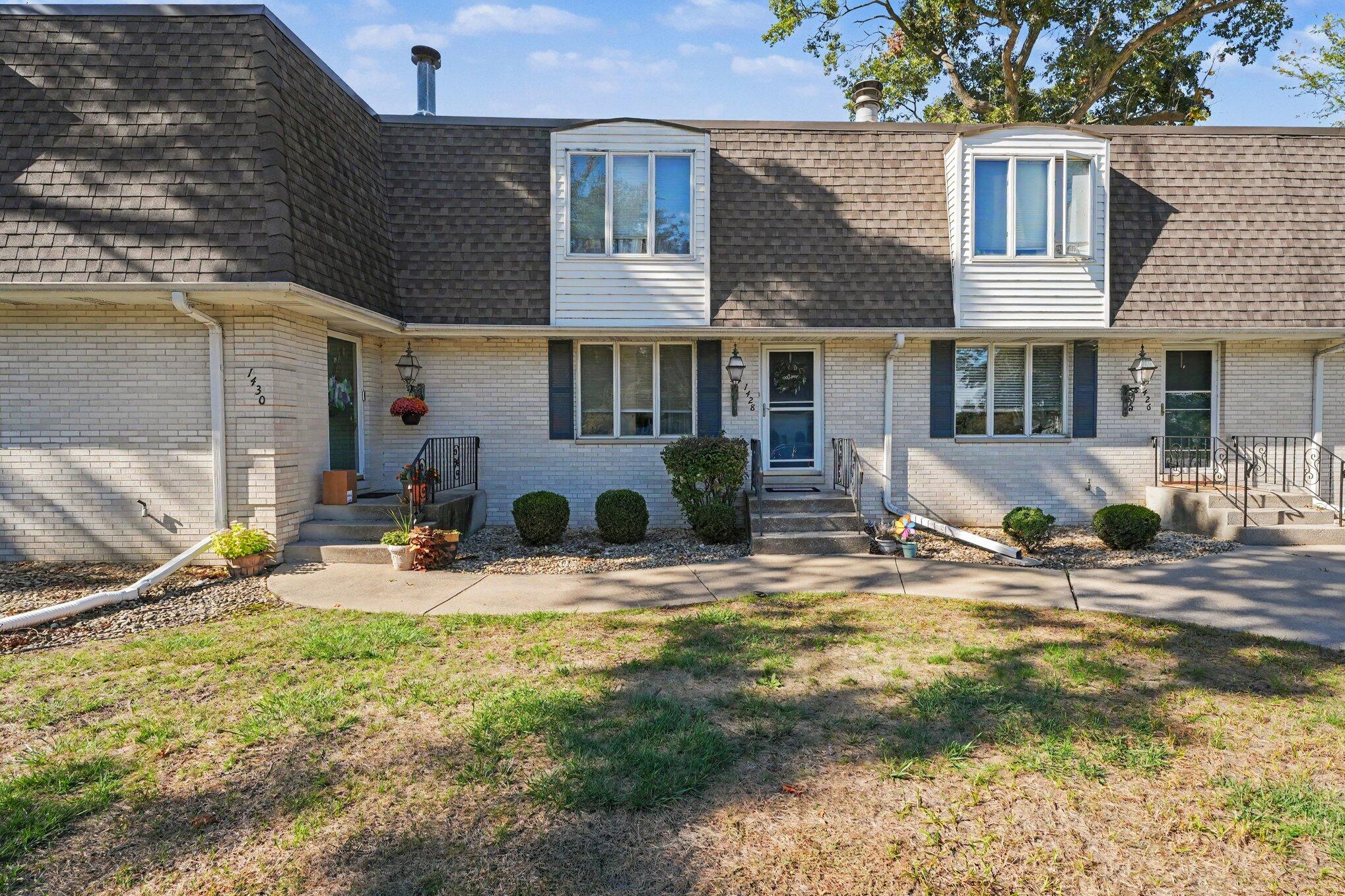 1428 Elm Court — photo