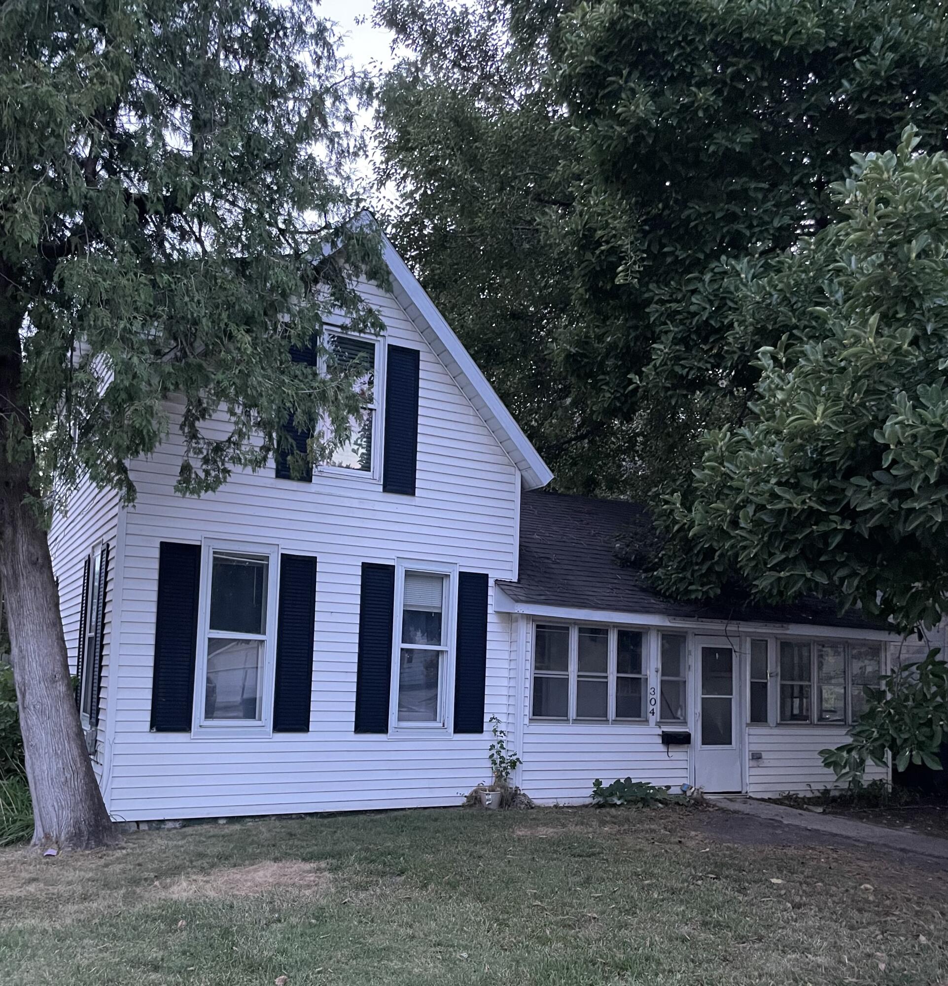 304 N Front Street — photo