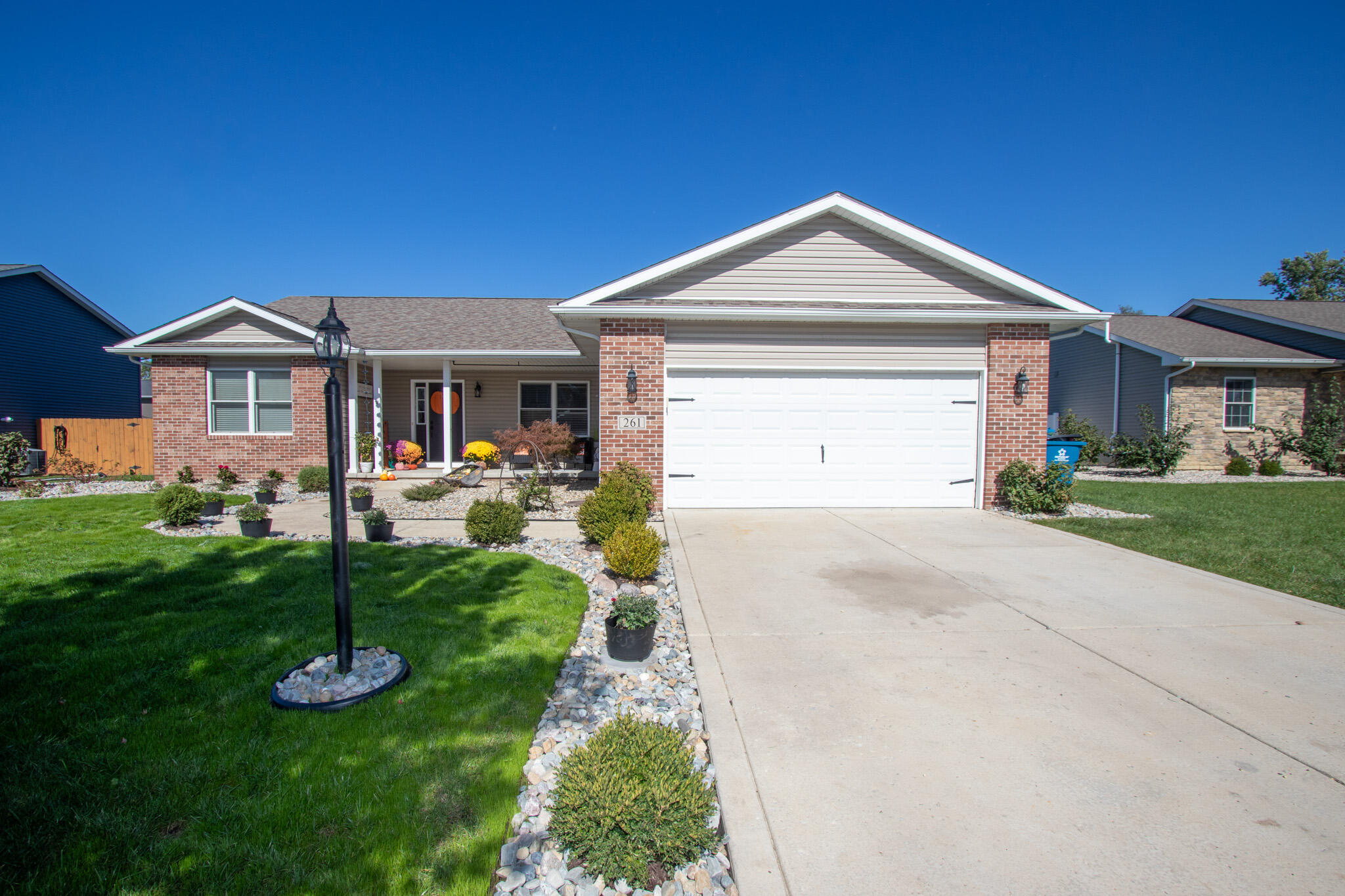 261 Honey Locust Court — photo