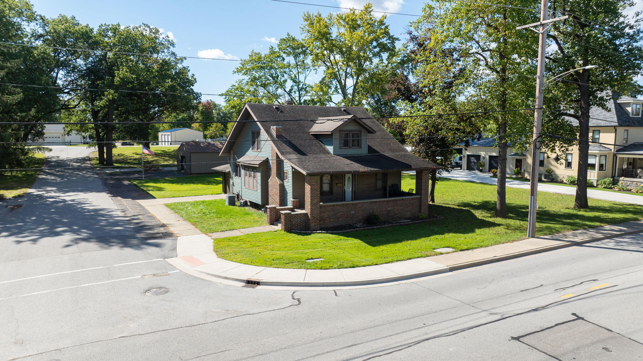 401 W Talmer Avenue — photo