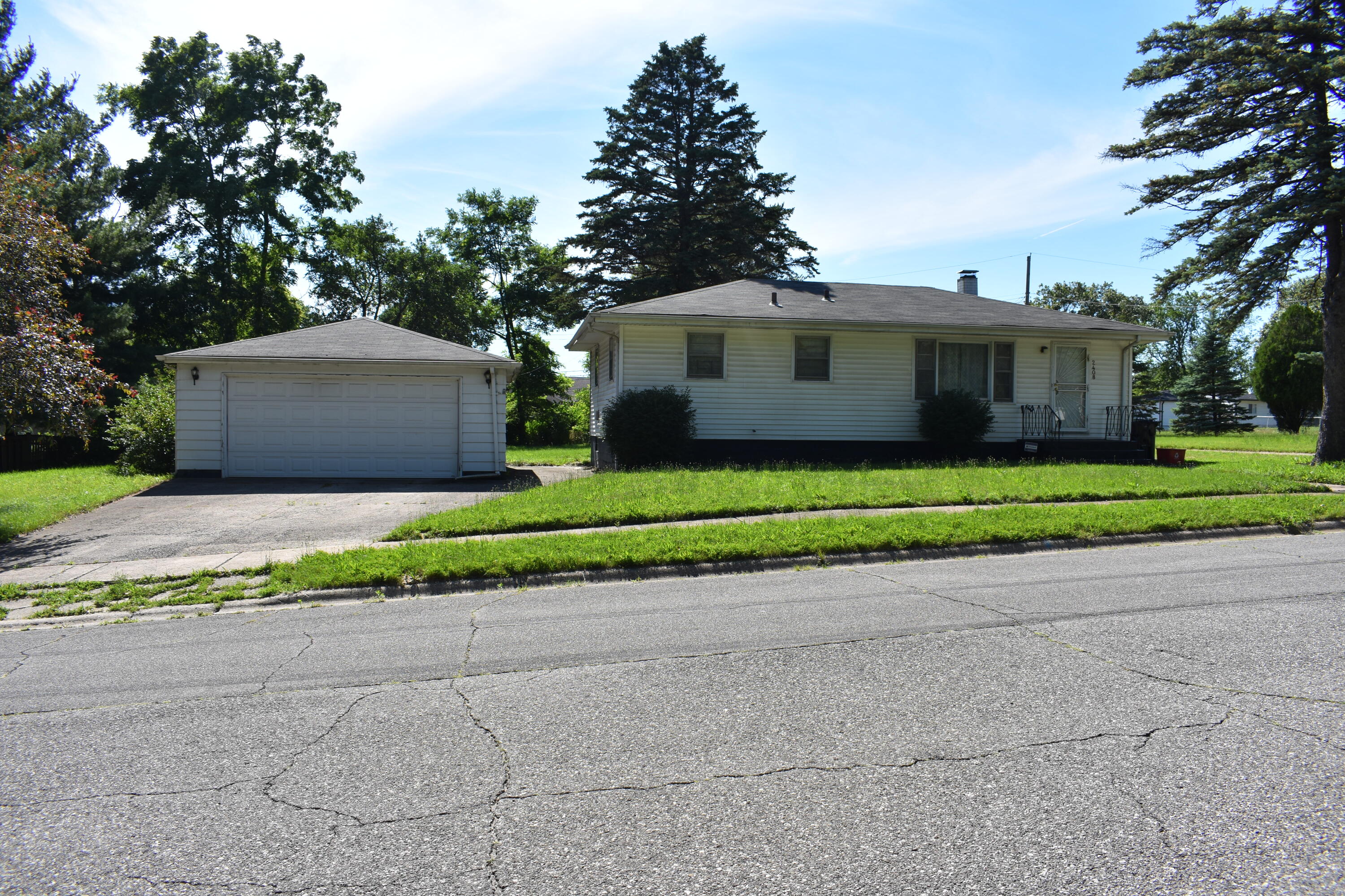 2408 Marshall Street — photo