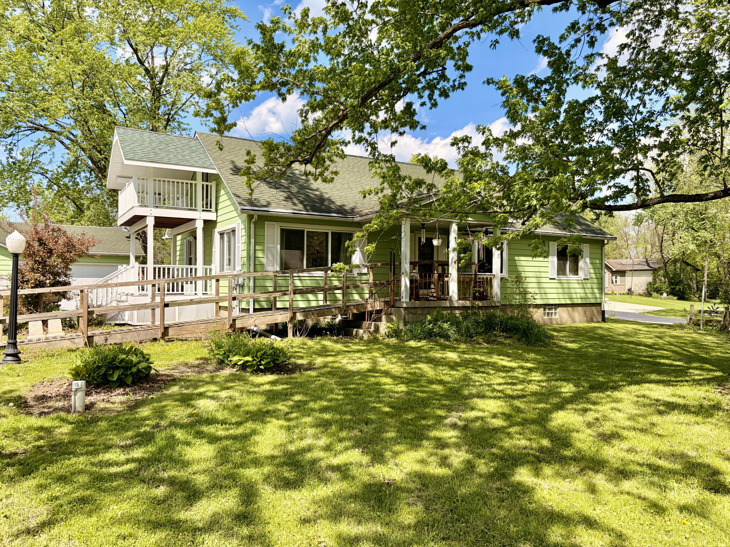 550 W Oak Hill Road — photo