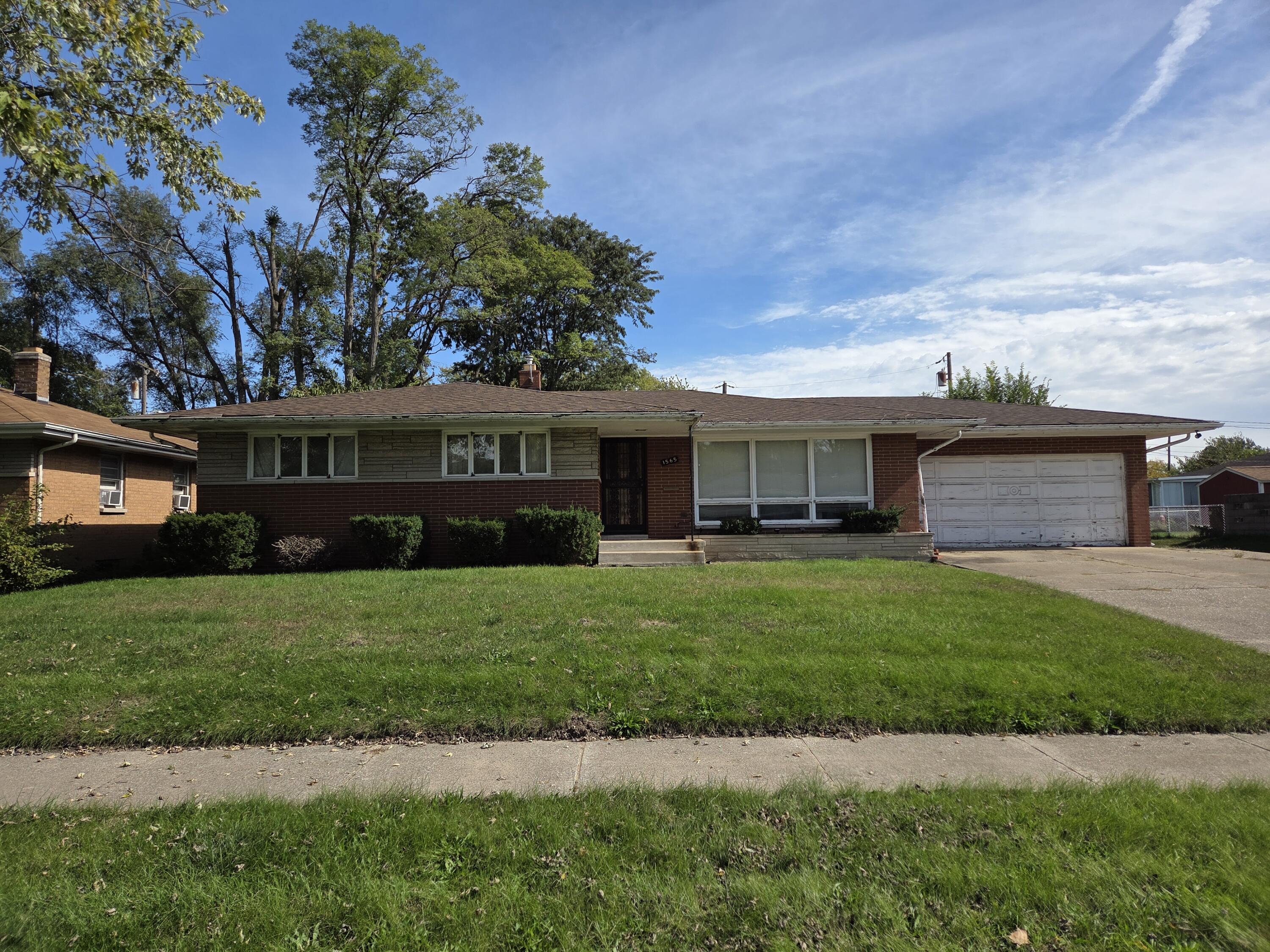 1565 Wallace Street — photo