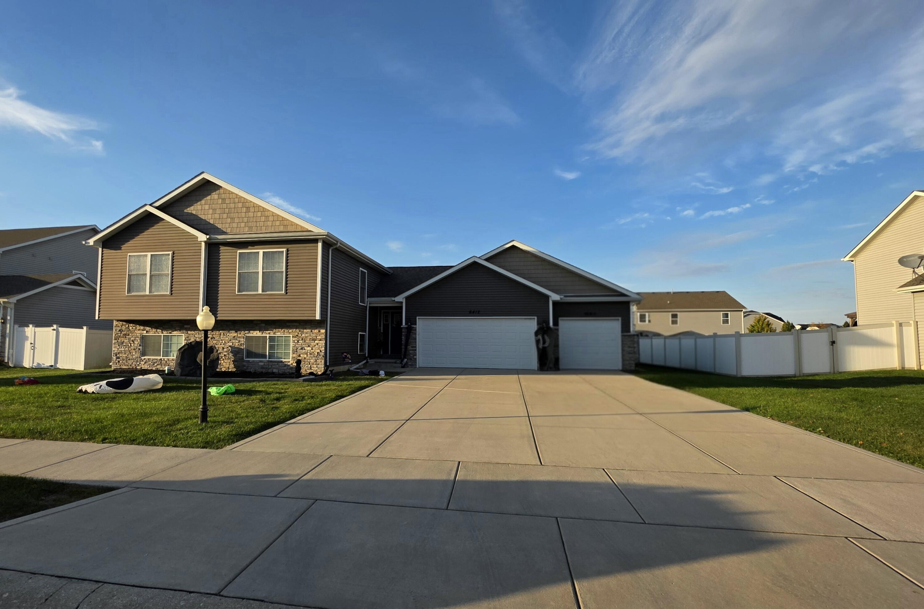 6412 Amanda Drive — photo