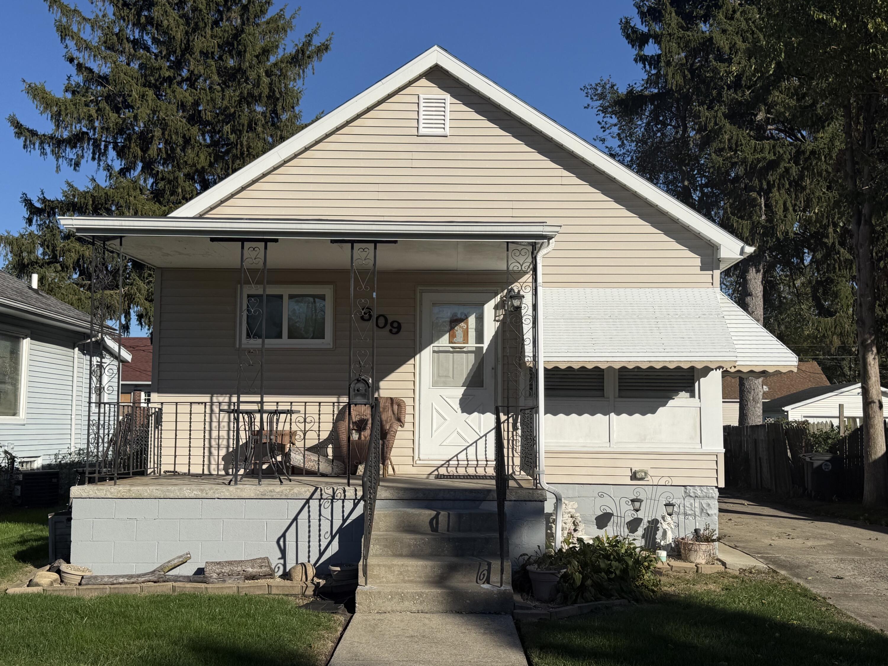 809 Lake Street — photo