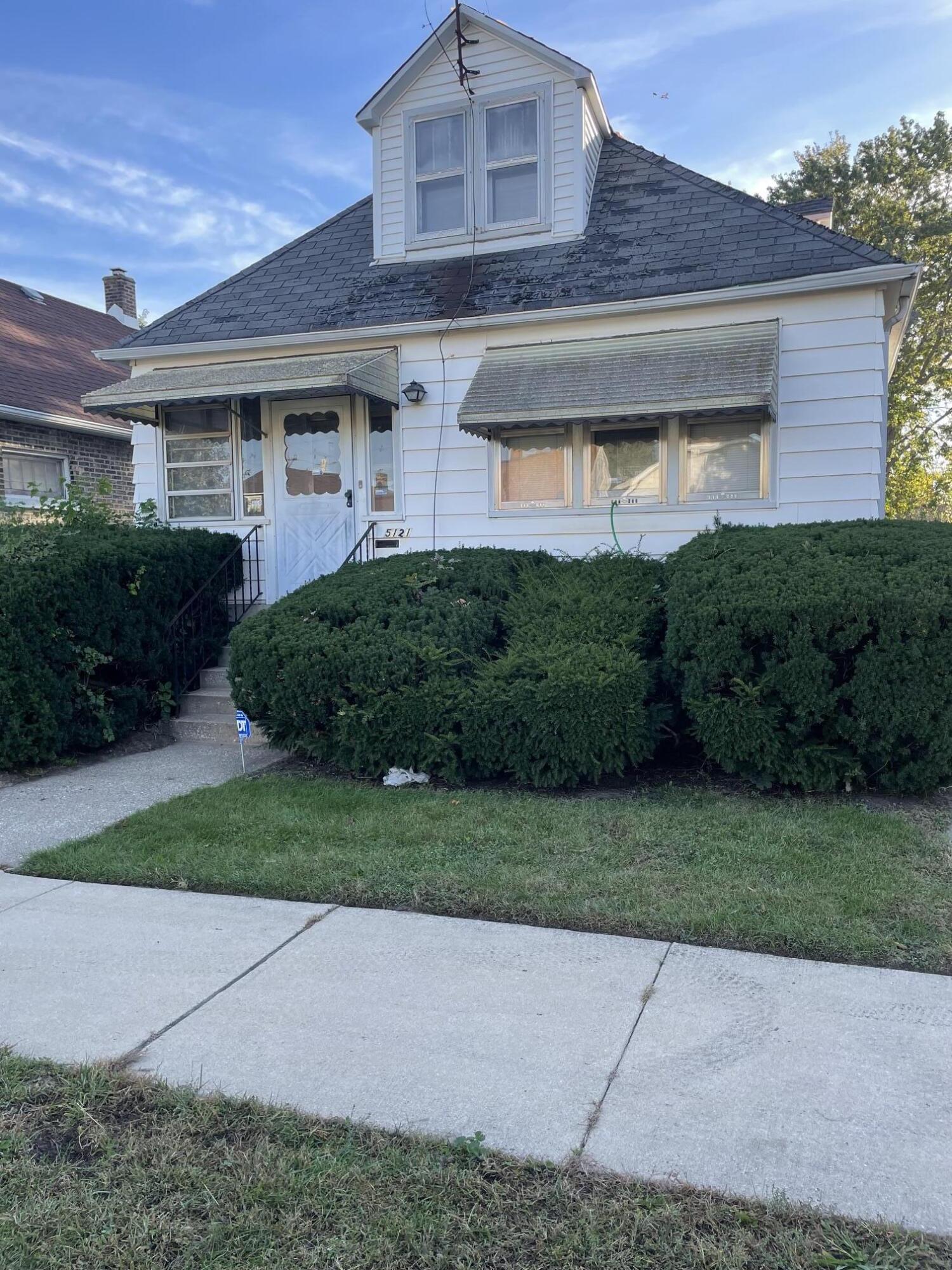 5121 Reading Avenue — photo