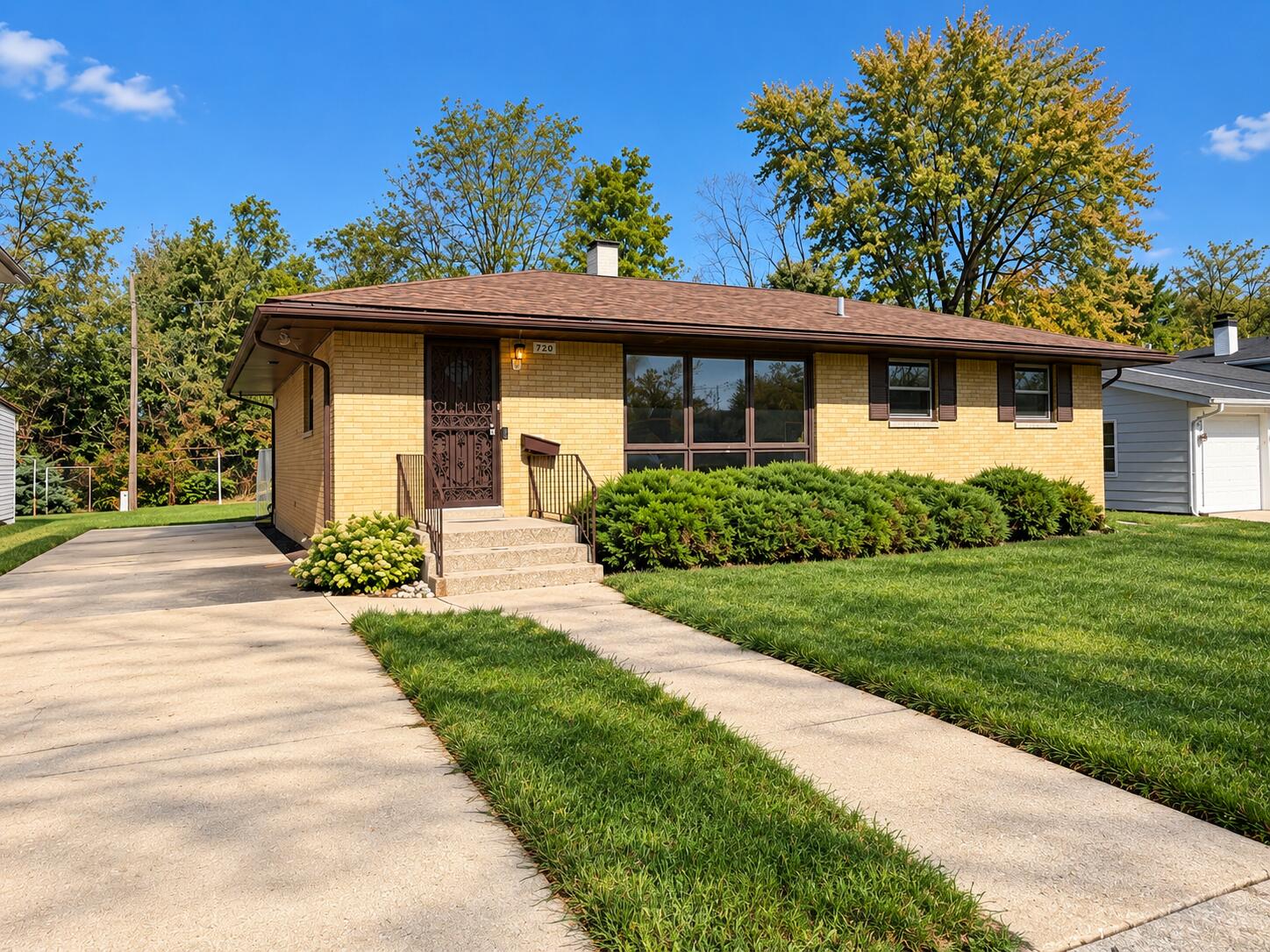 720 W 52nd Place — photo