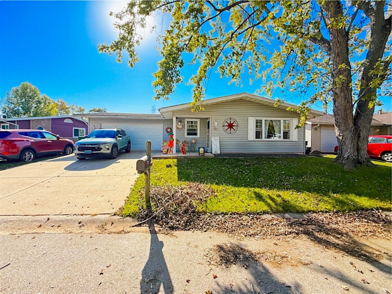 372 Riviera Circle — photo