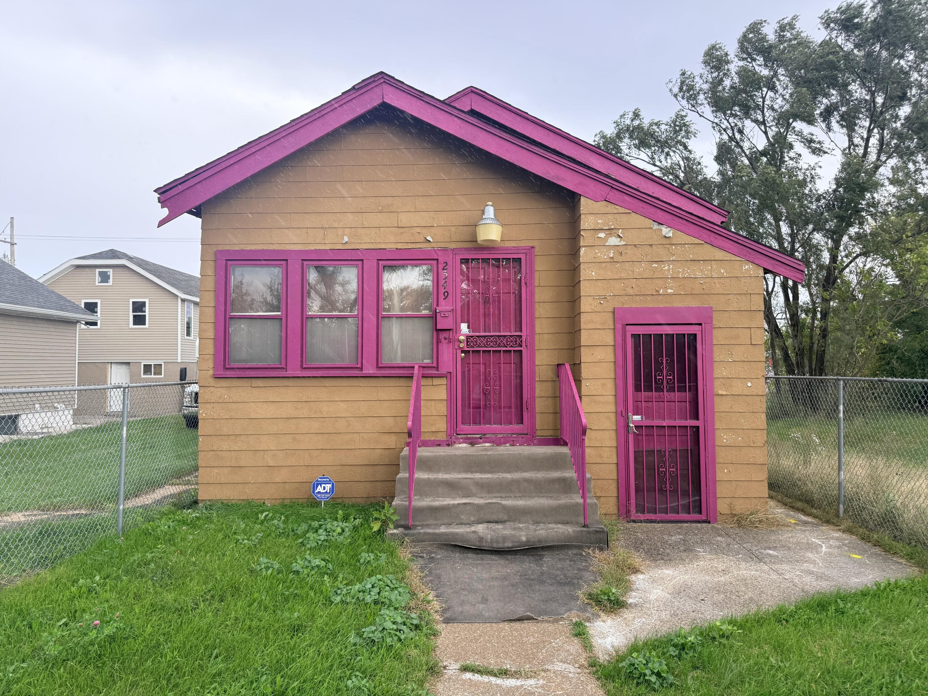 2549 Washington Street — photo